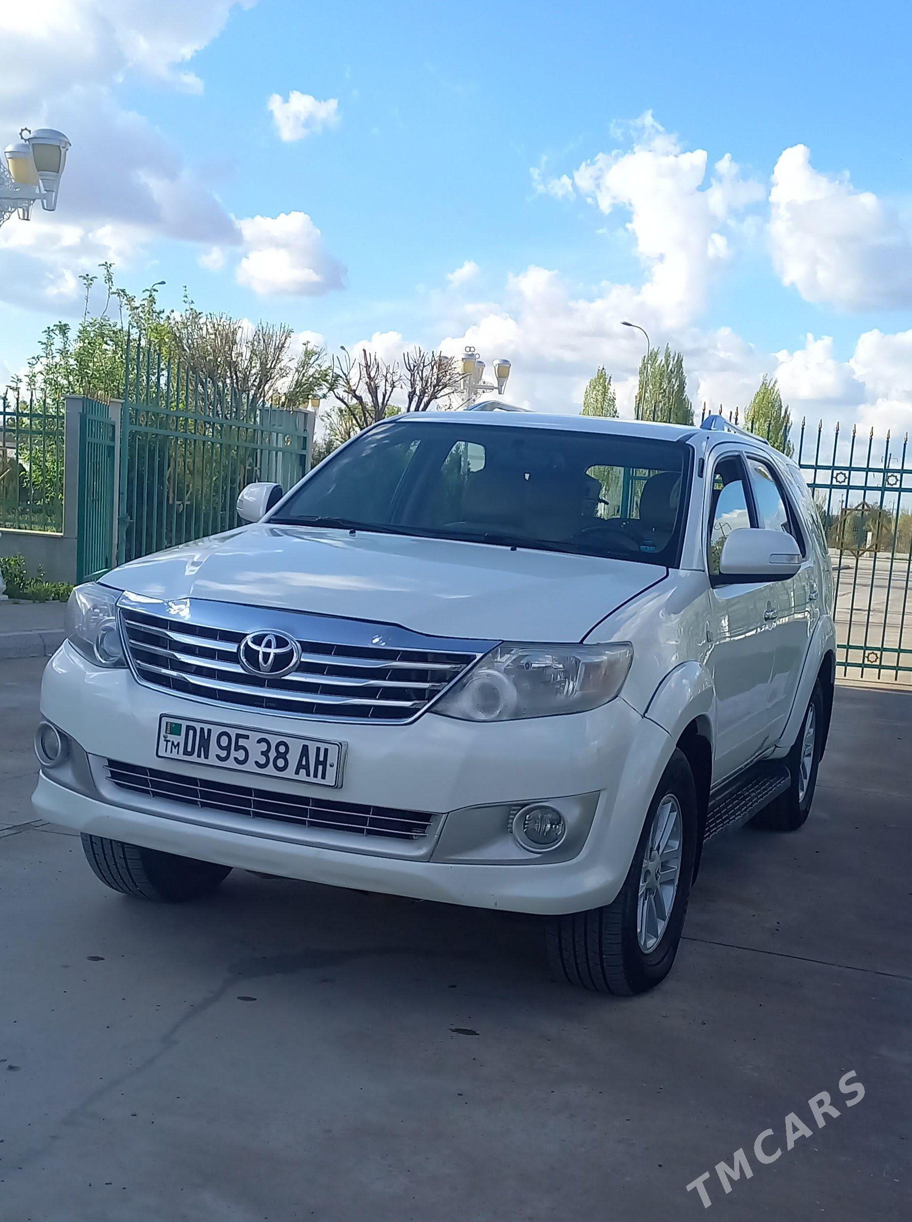 Toyota Fortuner 2014 - 350 000 TMT - Daşoguz - img 1