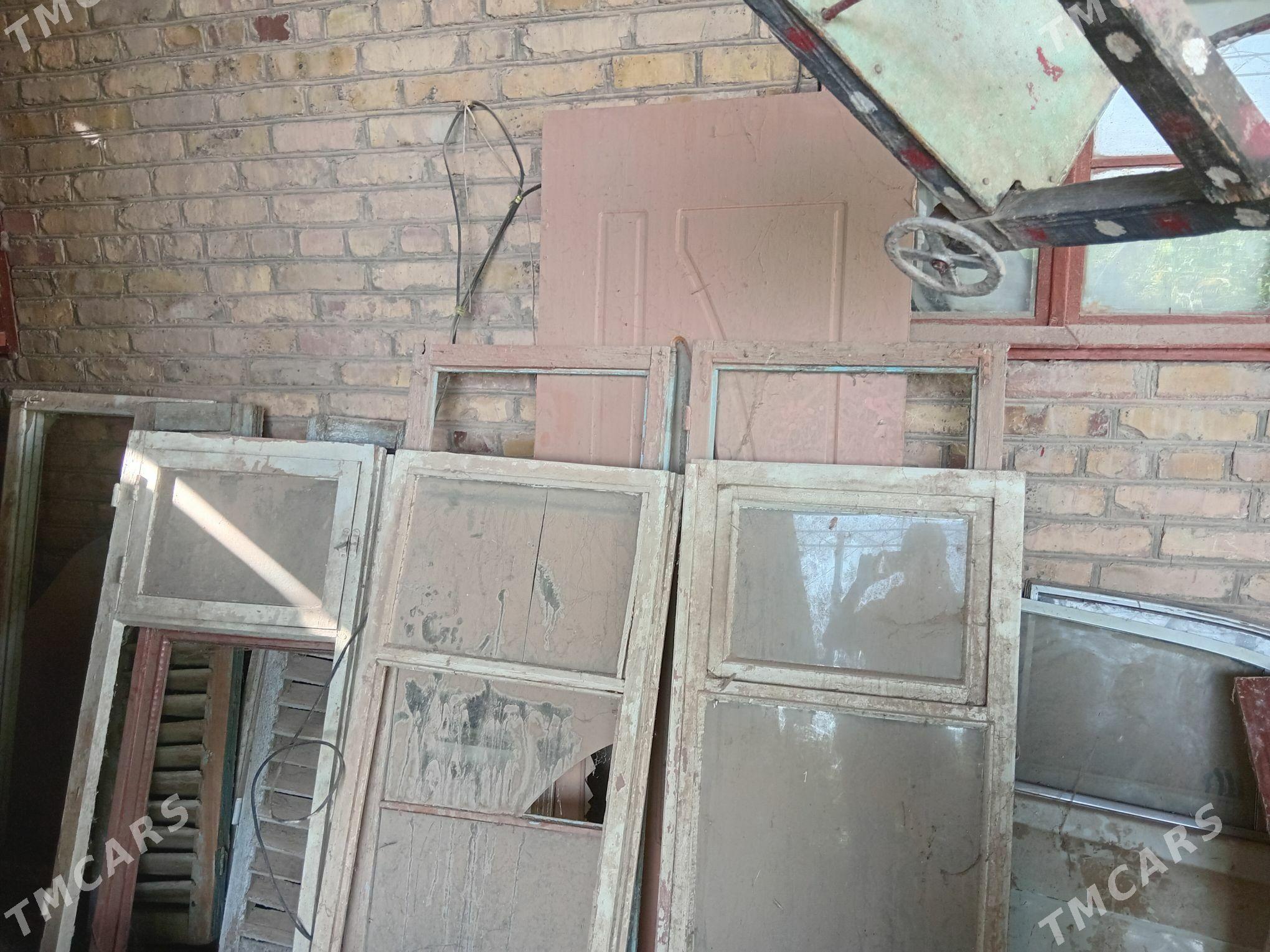 айна эшик - Чарджоу - img 1