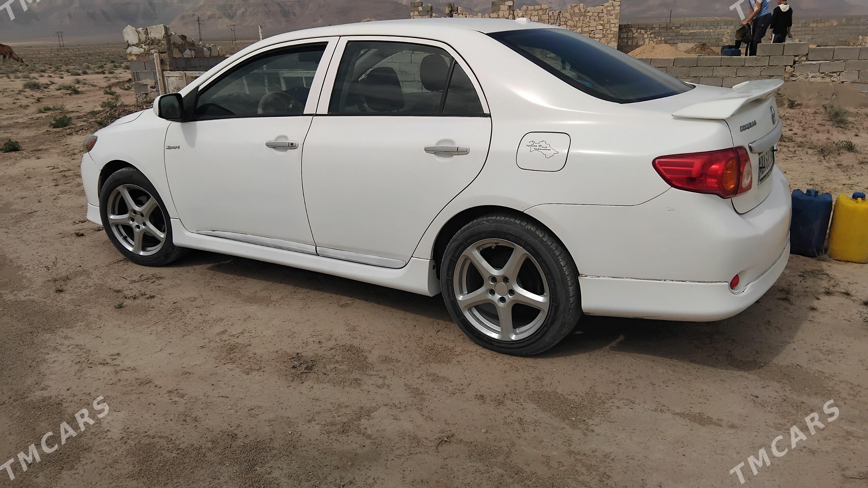 Toyota Corolla 2010 - 155 000 TMT - Балканабат - img 1