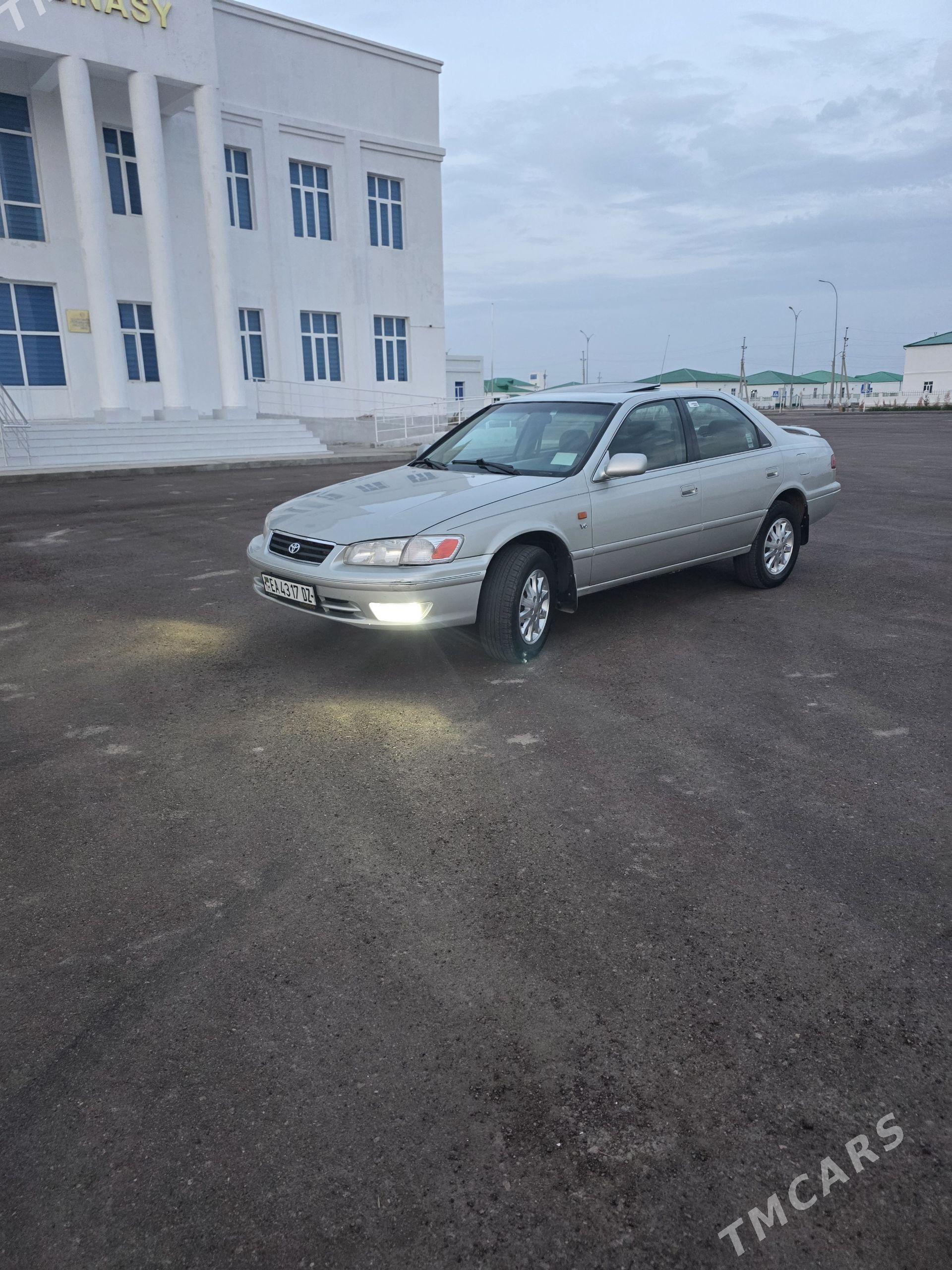 Toyota Camry 2000 - 200 000 TMT - Köneürgenç - img 1