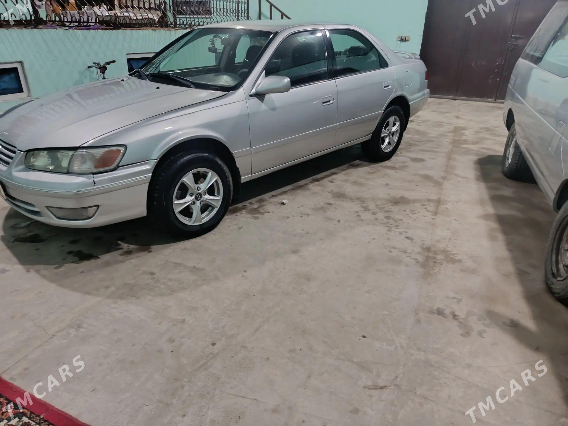 Toyota Camry 2000 - 125 000 TMT - Чарджоу - img 1