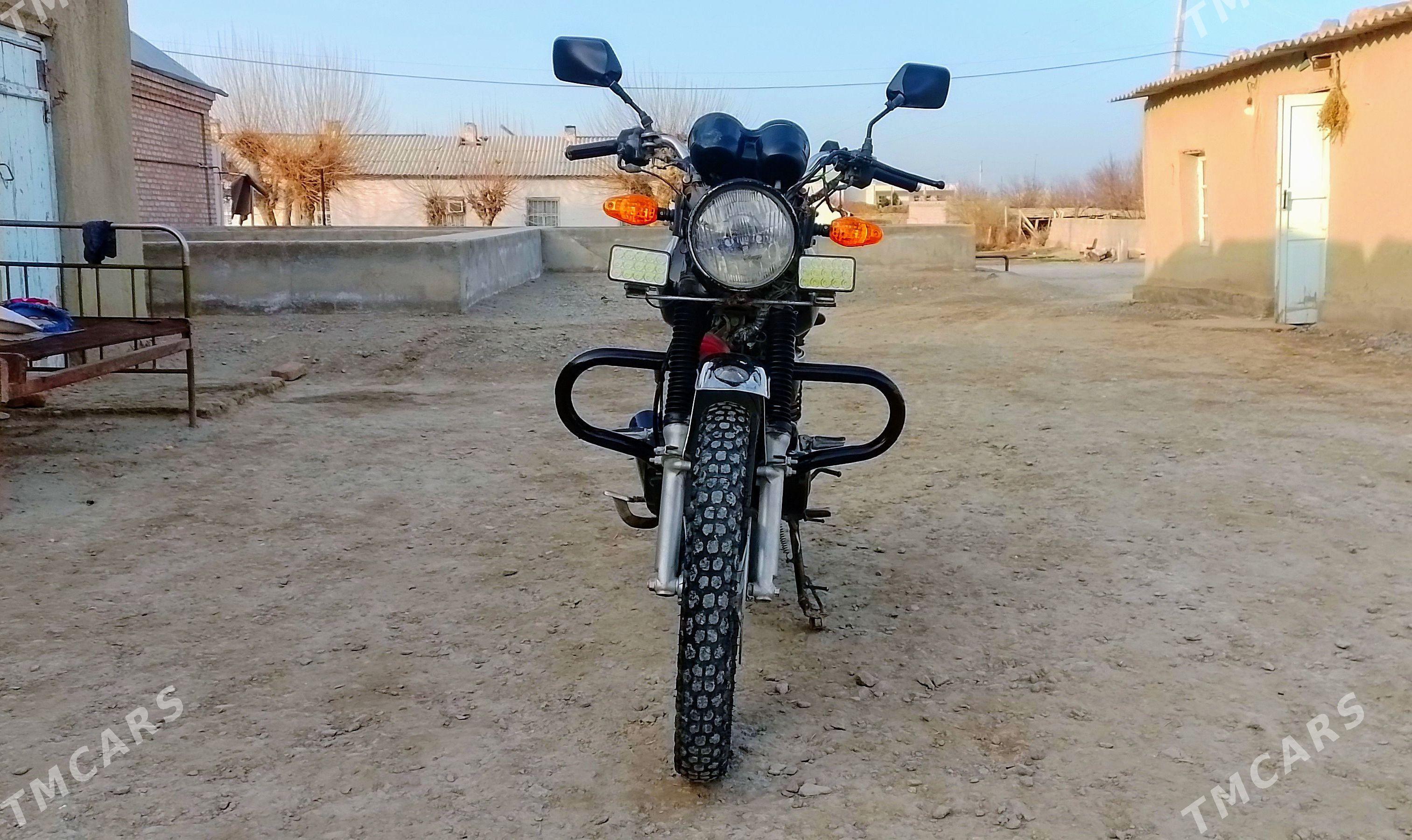 Fekon FK150-8G 2014 - 15 000 TMT - Bäherden - img 1