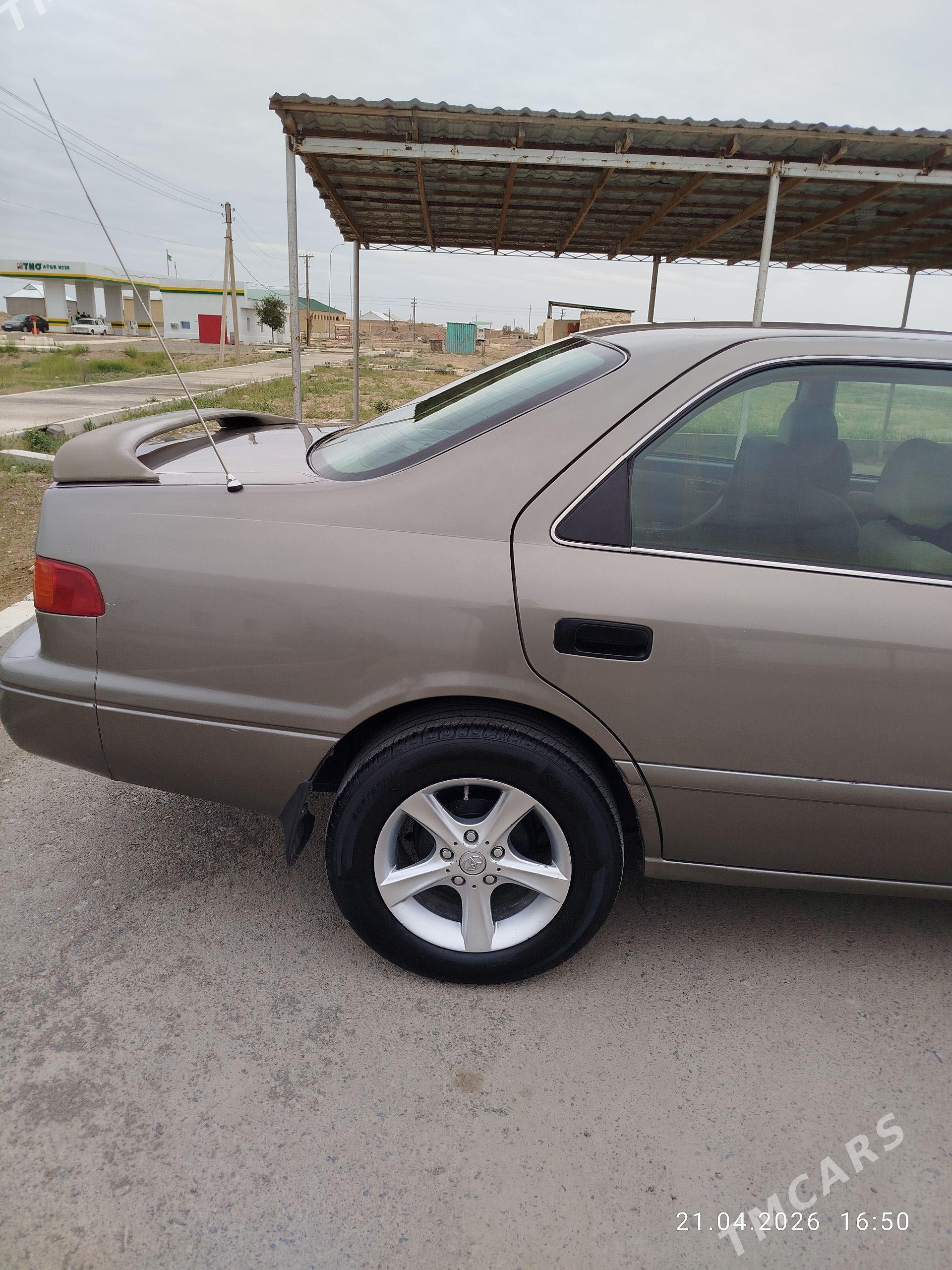 Toyota Camry 2000 - 150 000 TMT - Дарганата - img 1