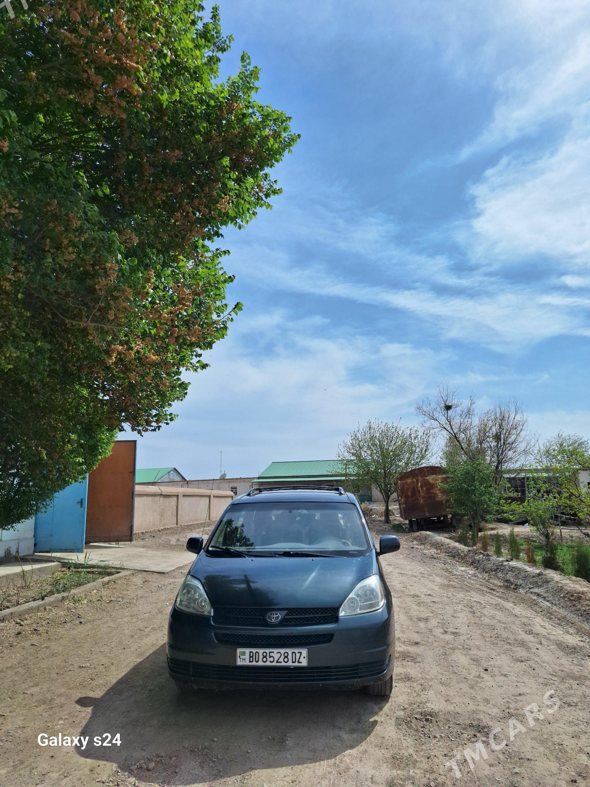 Toyota Sienna 2004 - 235 000 TMT - Daşoguz - img 1