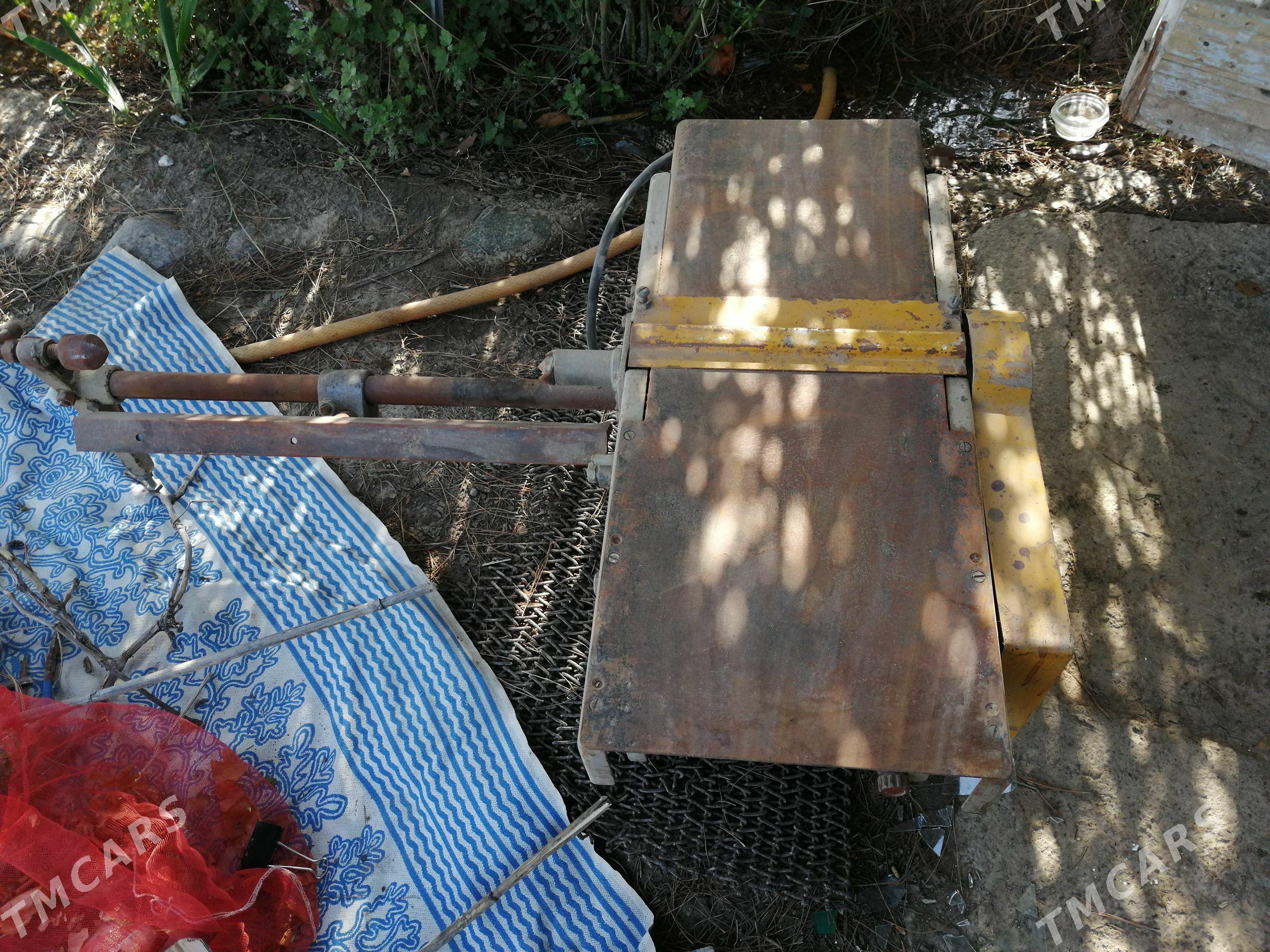 ДЕРЕВООБРАБАТЫВАЮЩИЙ СТАНОК - Мары - img 1