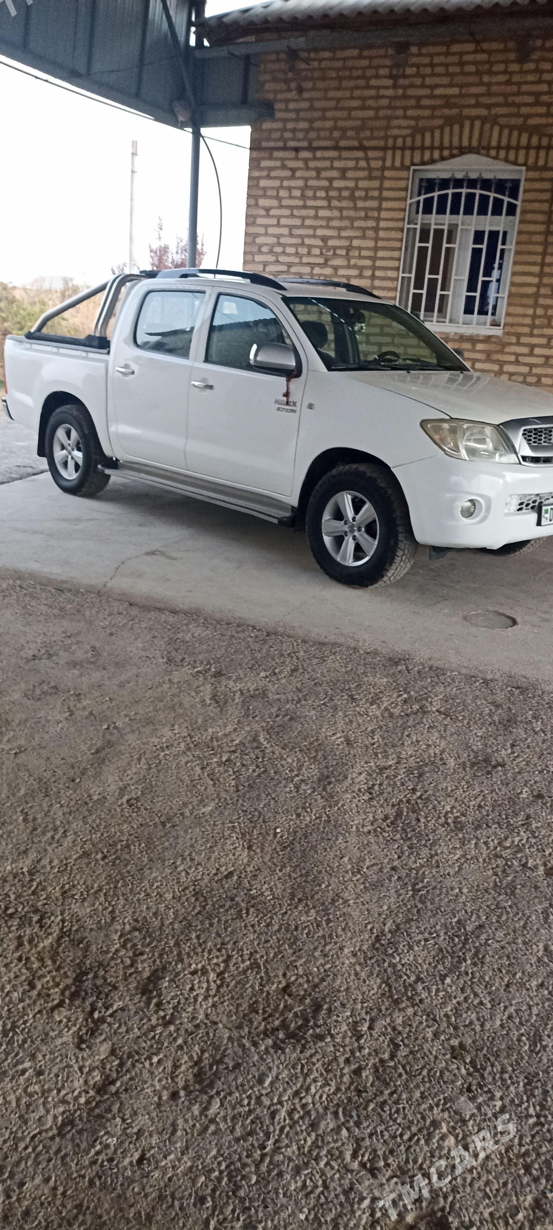 Toyota Hilux 2007 - 250 000 TMT - Бабадайхан - img 1