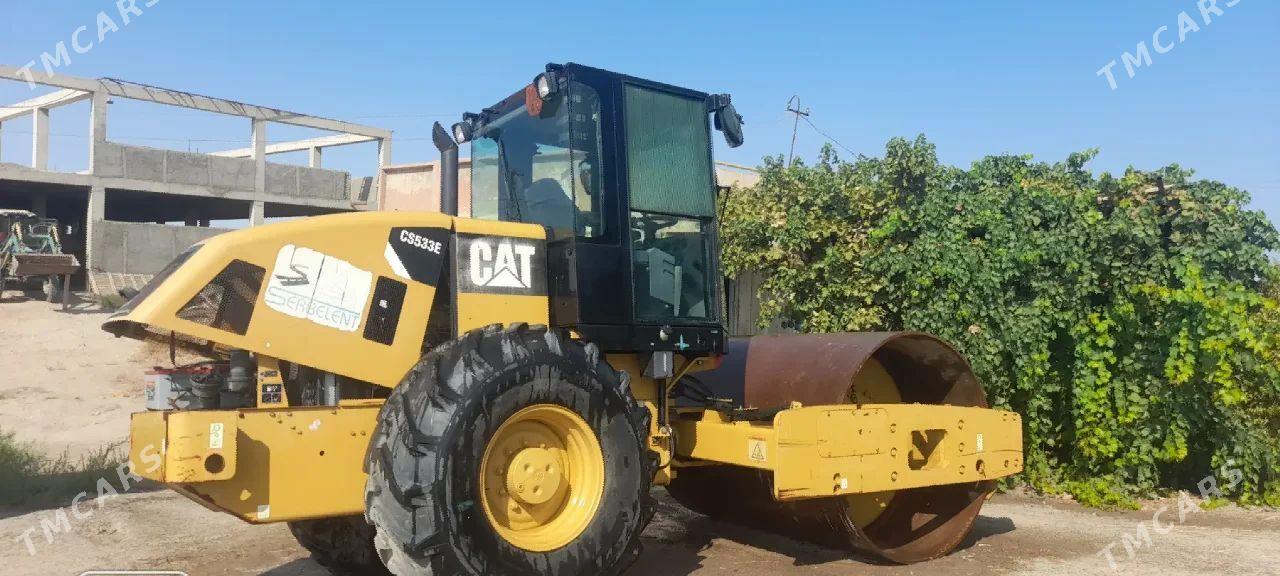 Caterpillar 400 Series 2012 - 600 000 TMT - Türkmenabat - img 1