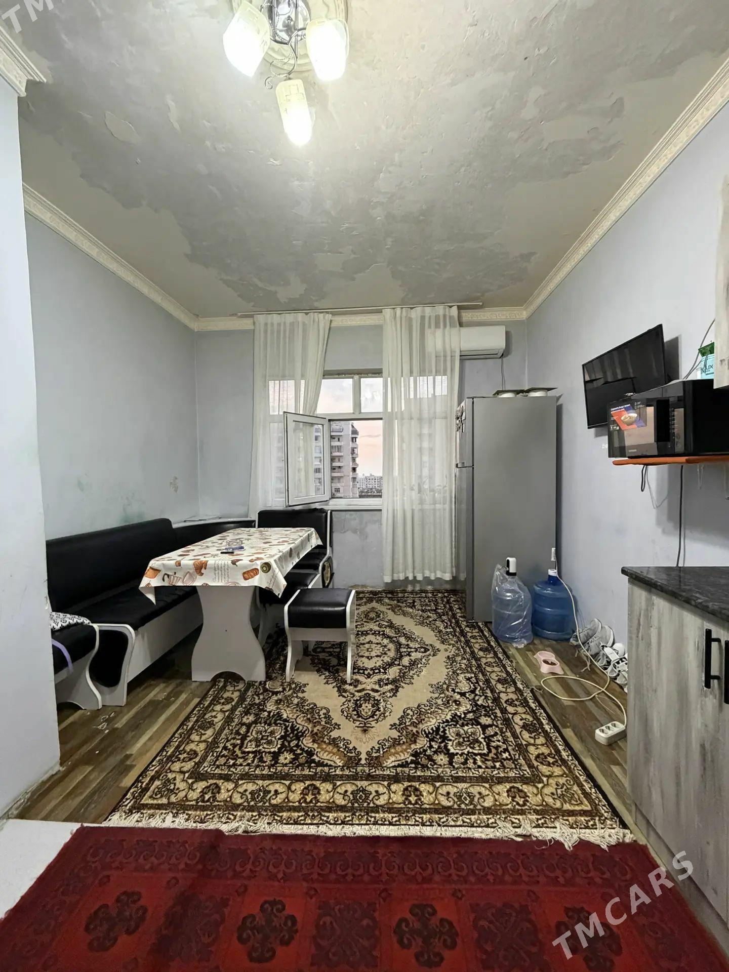 Mir-4 Kw.prihojka 4-kom 7-etaž - Aşgabat - img 1