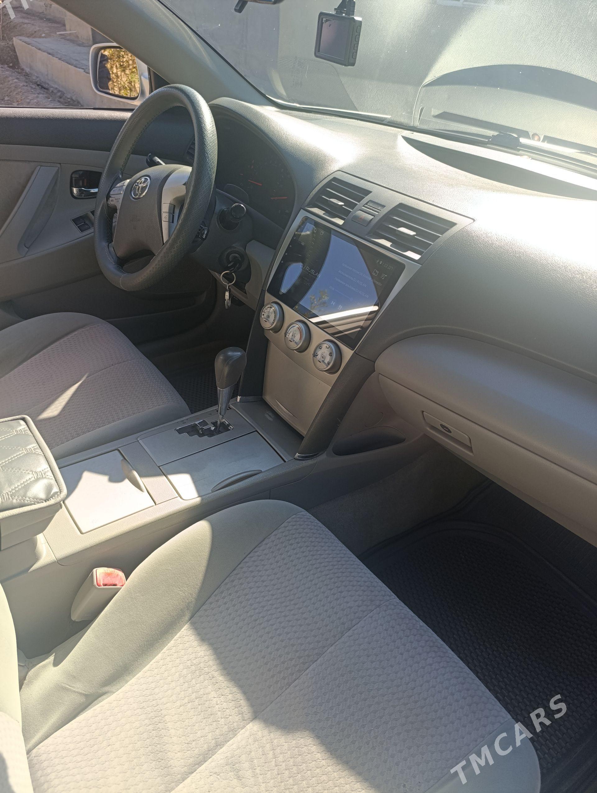 Toyota Camry 2010 - 200 000 TMT - Köneürgenç - img 1