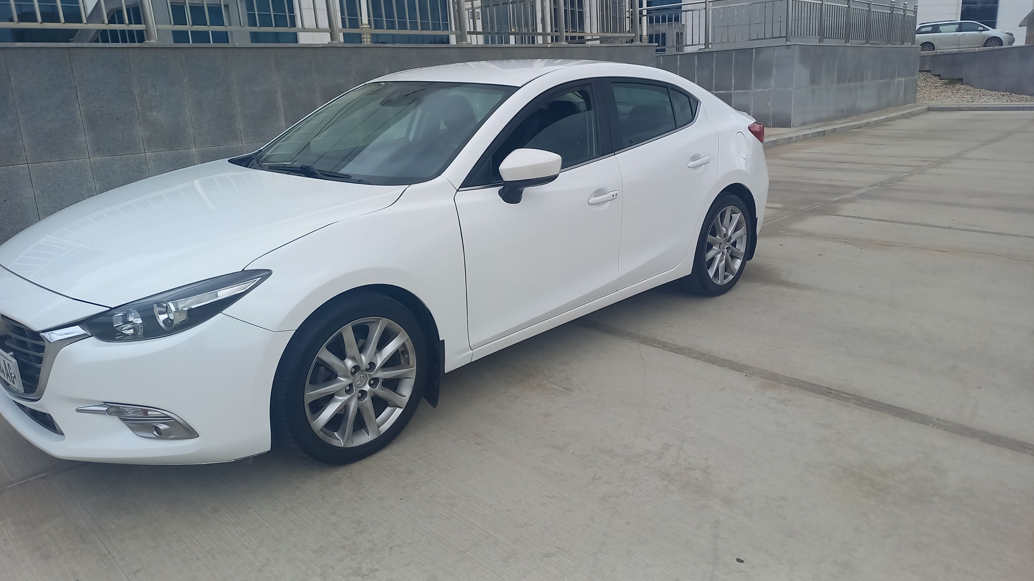 Mazda Mazda3 2018 - 200 000 TMT - Parahat 1 - img 1