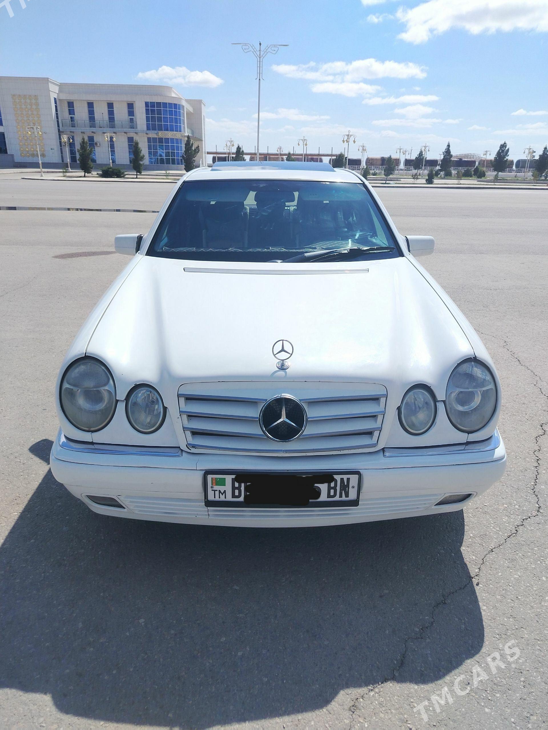 Mercedes-Benz E320 1996 - 85 000 TMT - Балканабат - img 1