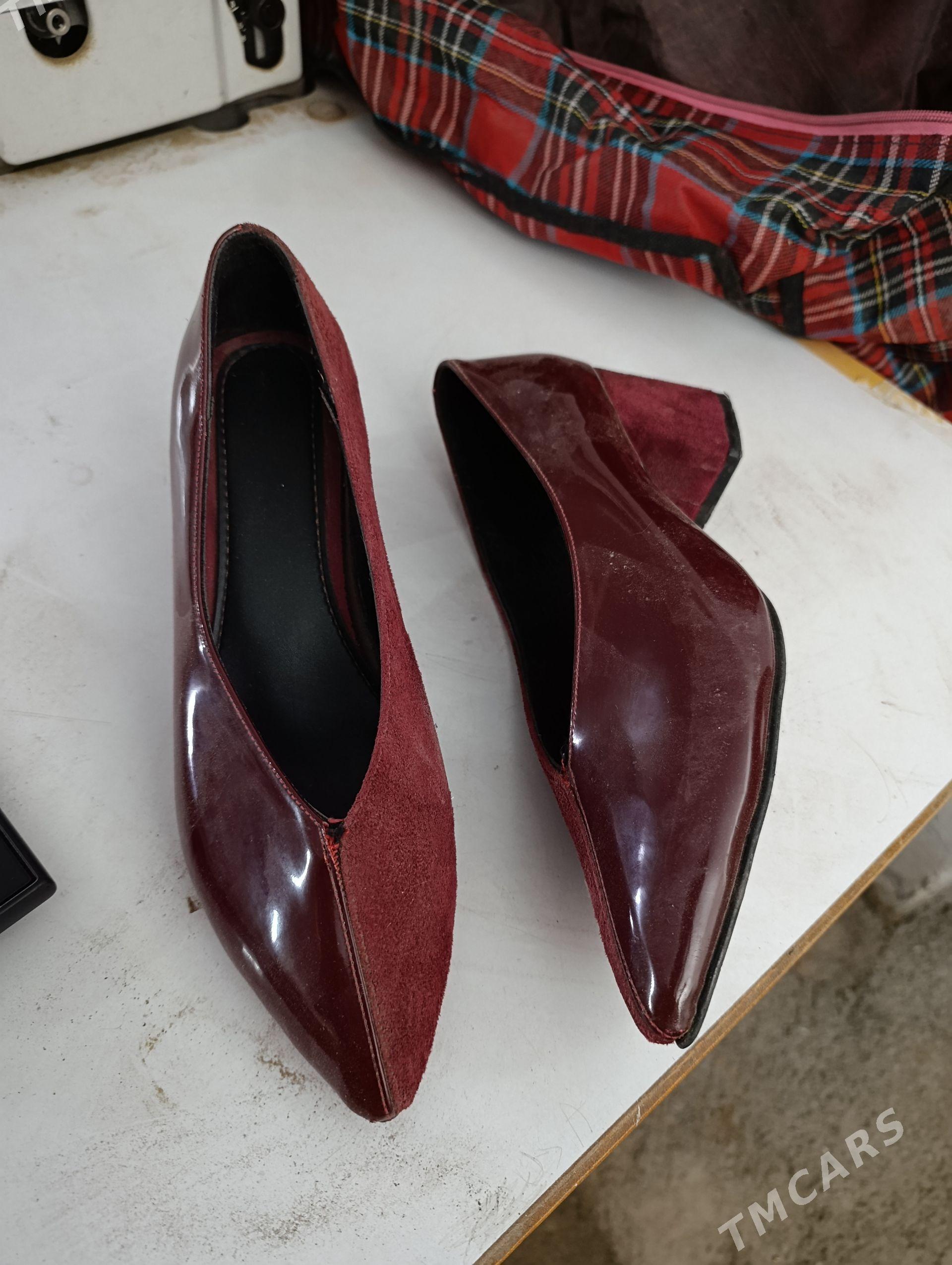 zenan köwüş geýlen - Mary - img 1