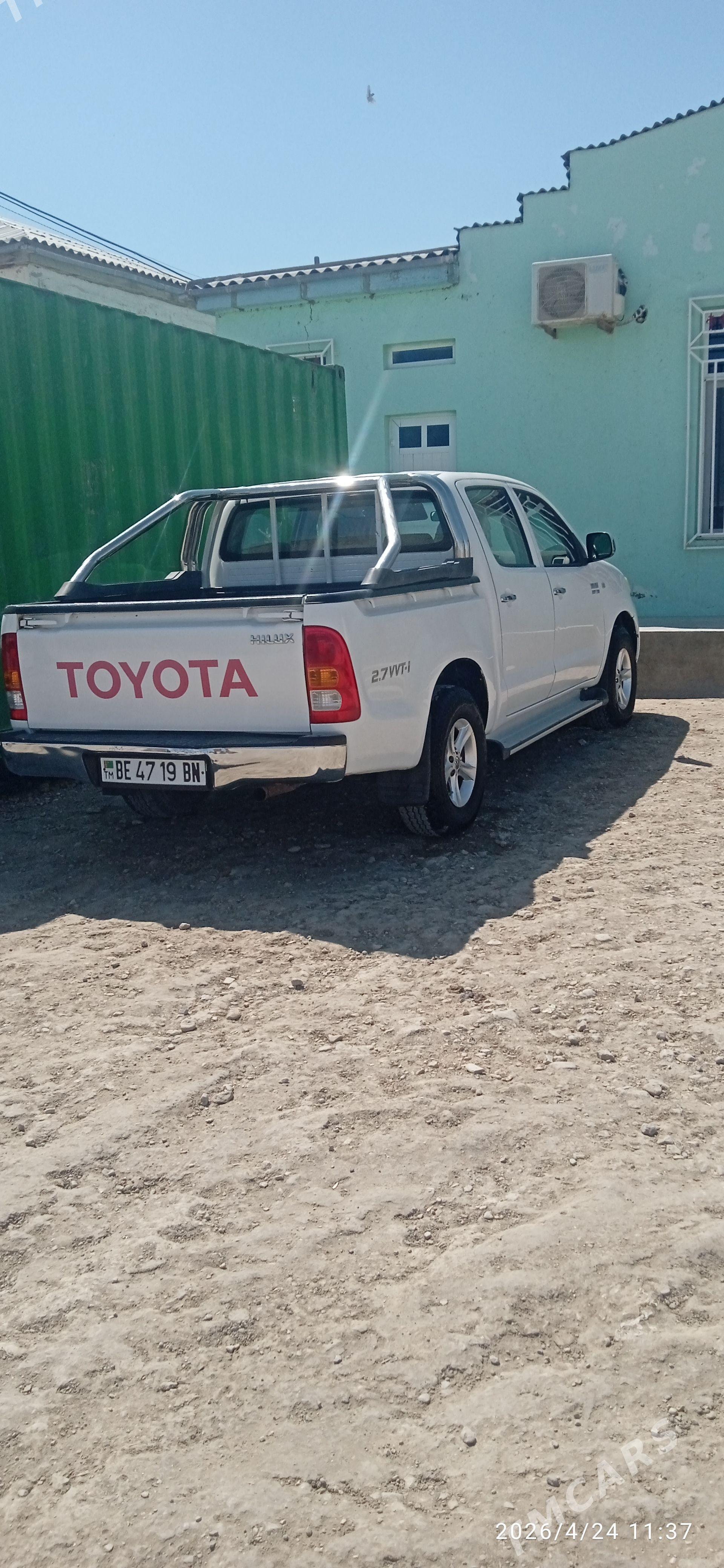 Toyota Hilux 2011 - 260 000 TMT - Esenguly - img 1