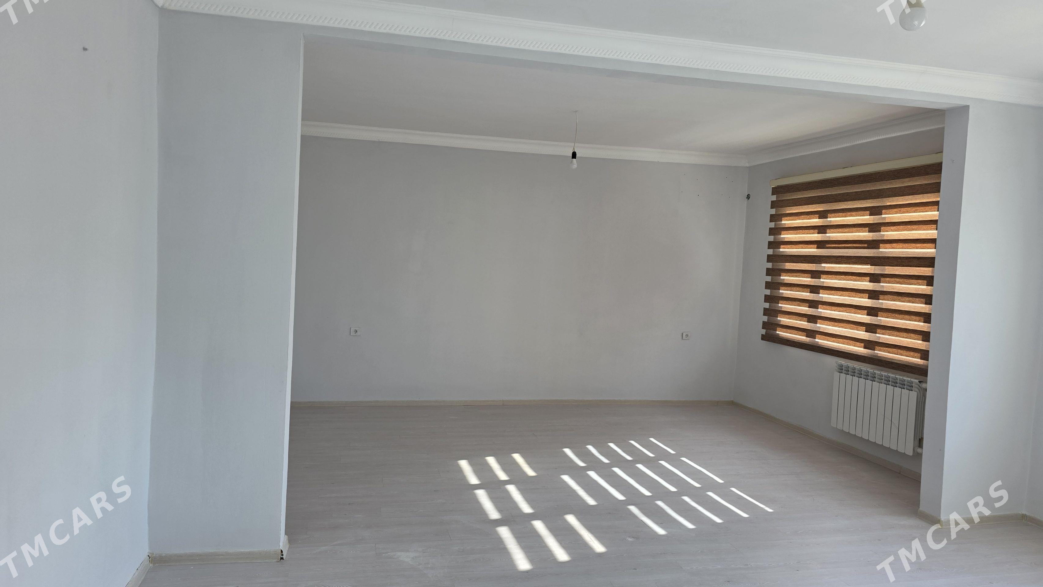 Eyesinden - Бузмеин - img 1