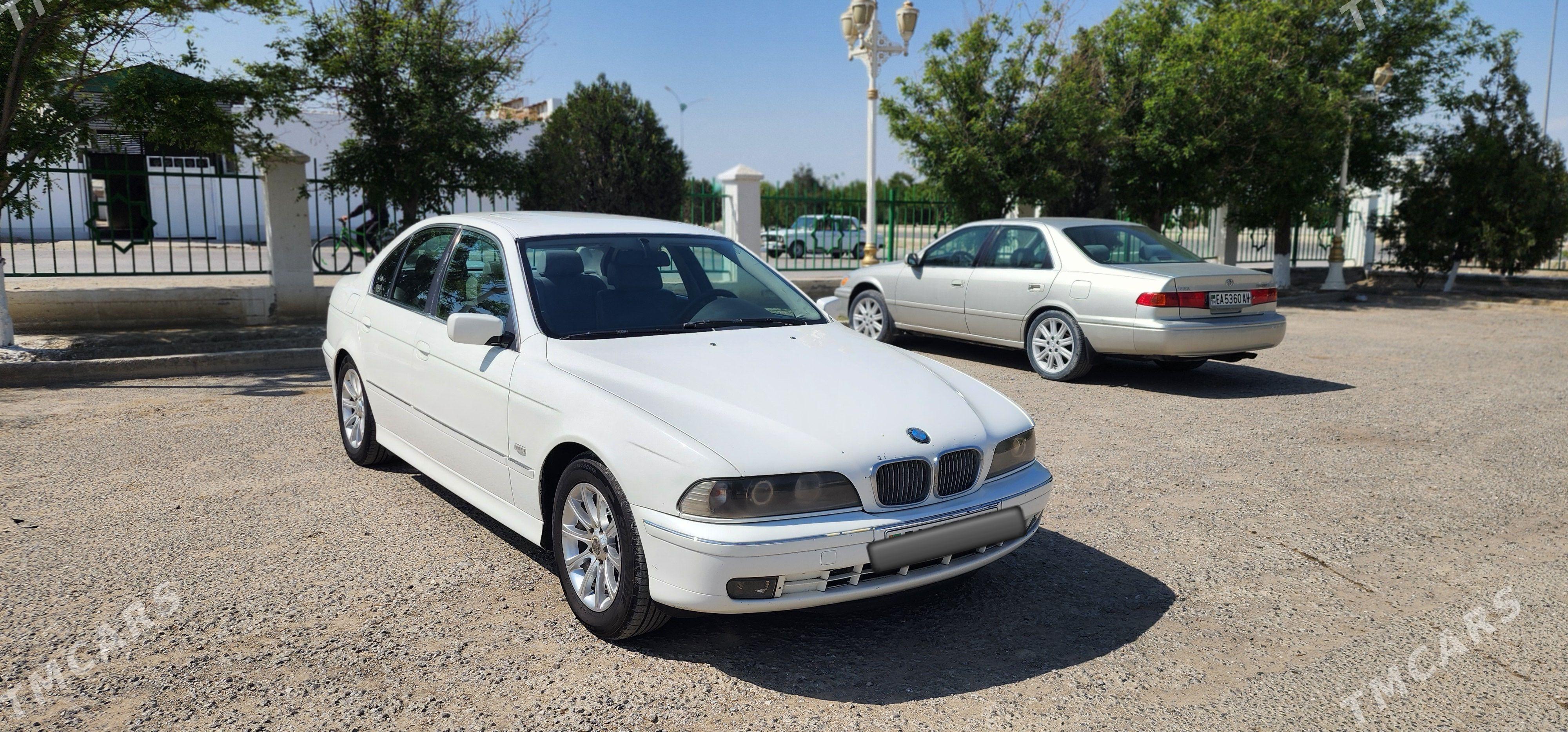 BMW E39 1999 - 105 000 TMT - Бахарден - img 1