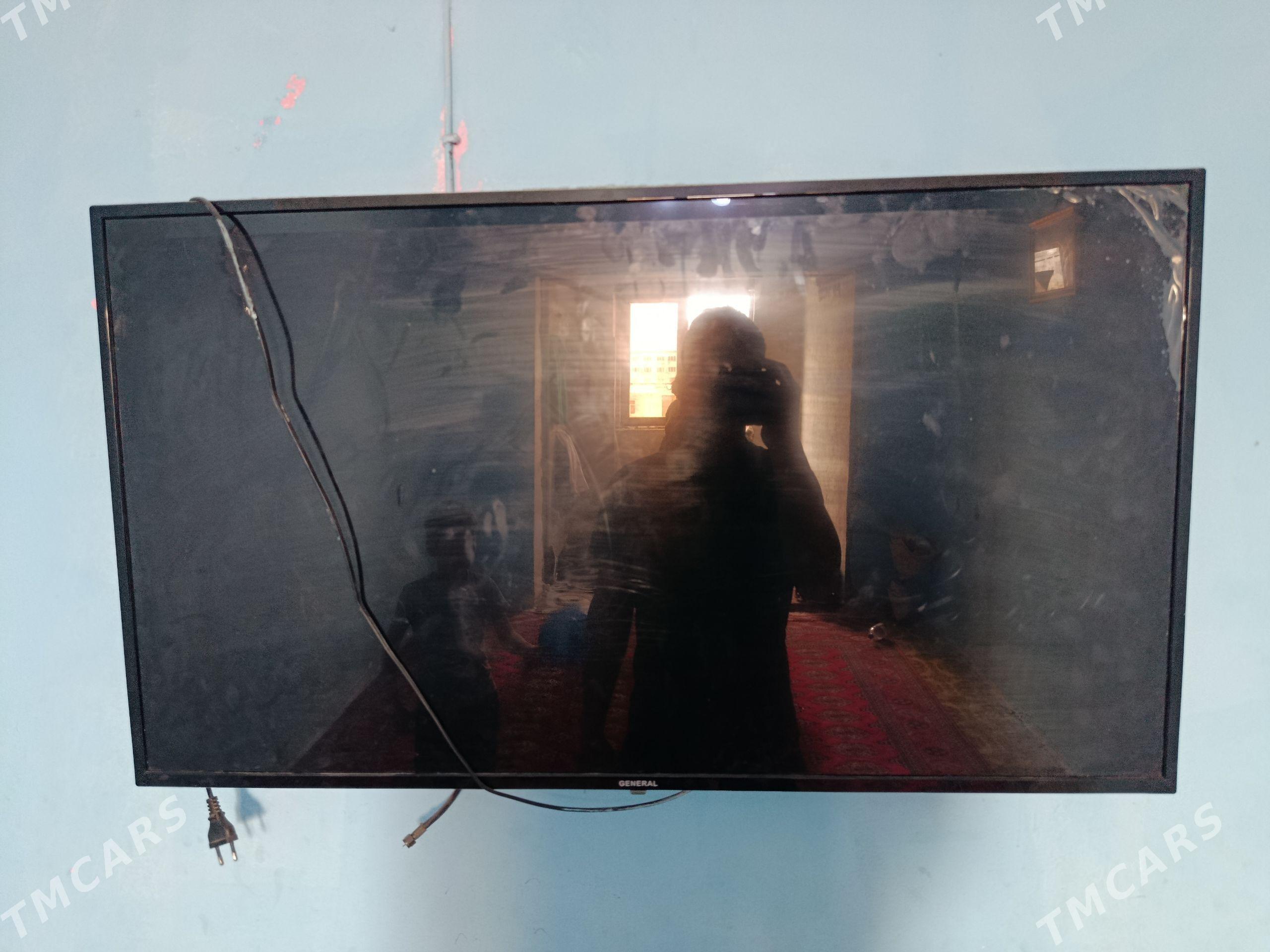 telewizor 42 - Хазар - img 1