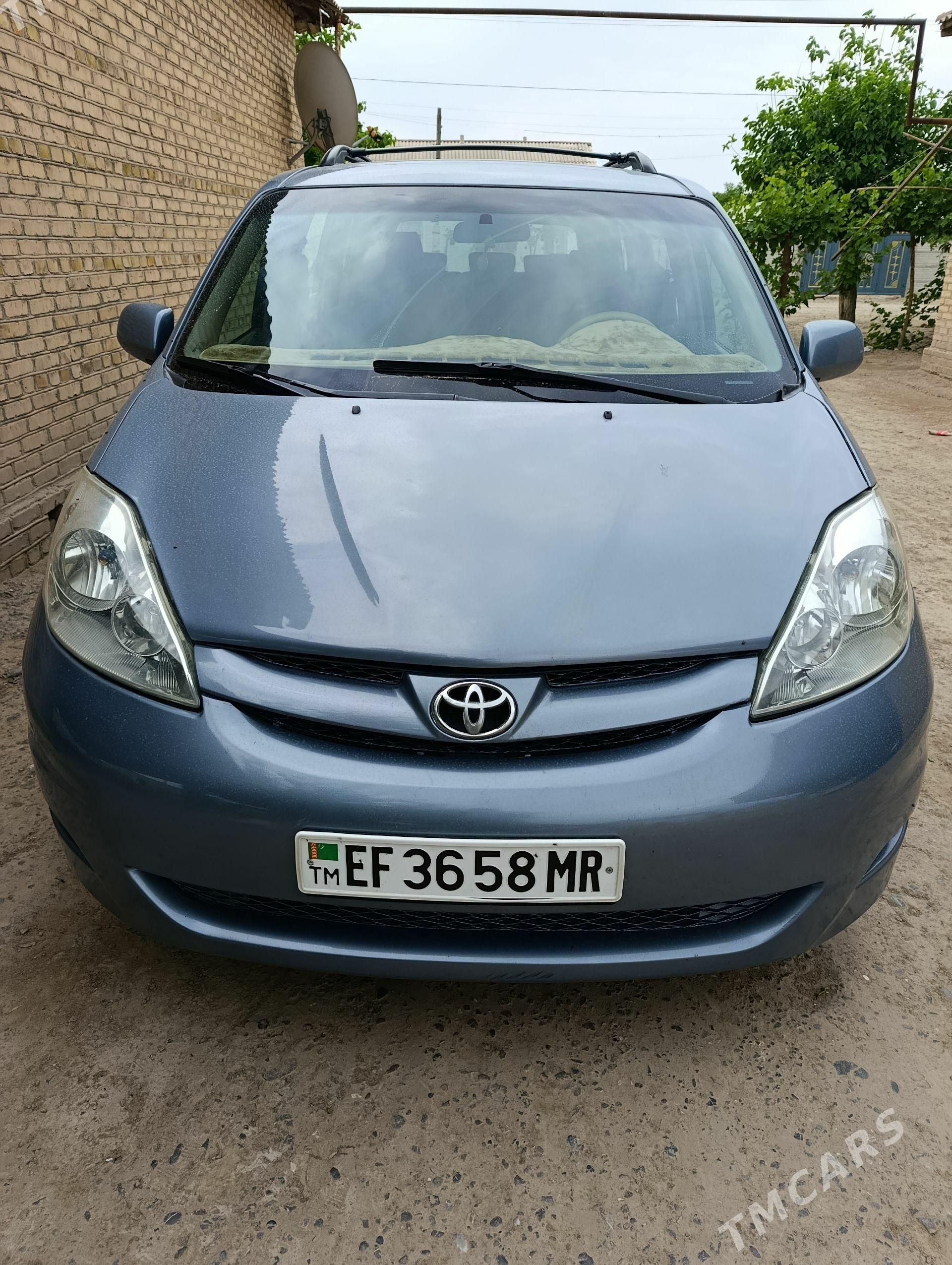 Toyota Sienna 2006 - 240 000 TMT - Türkmengala - img 1