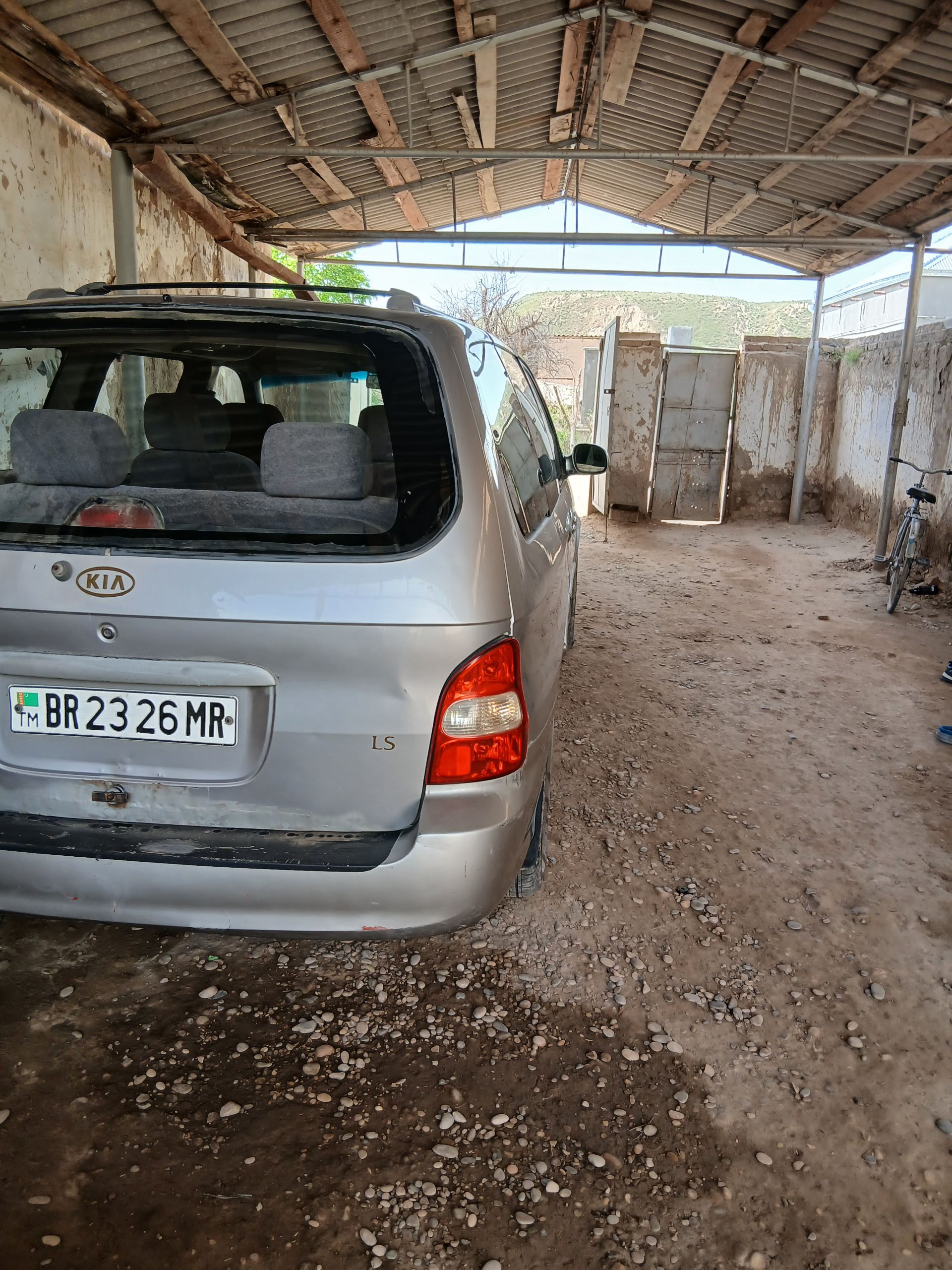 Kia Carnival 2001 - 95 000 TMT - Тагтабазар - img 1