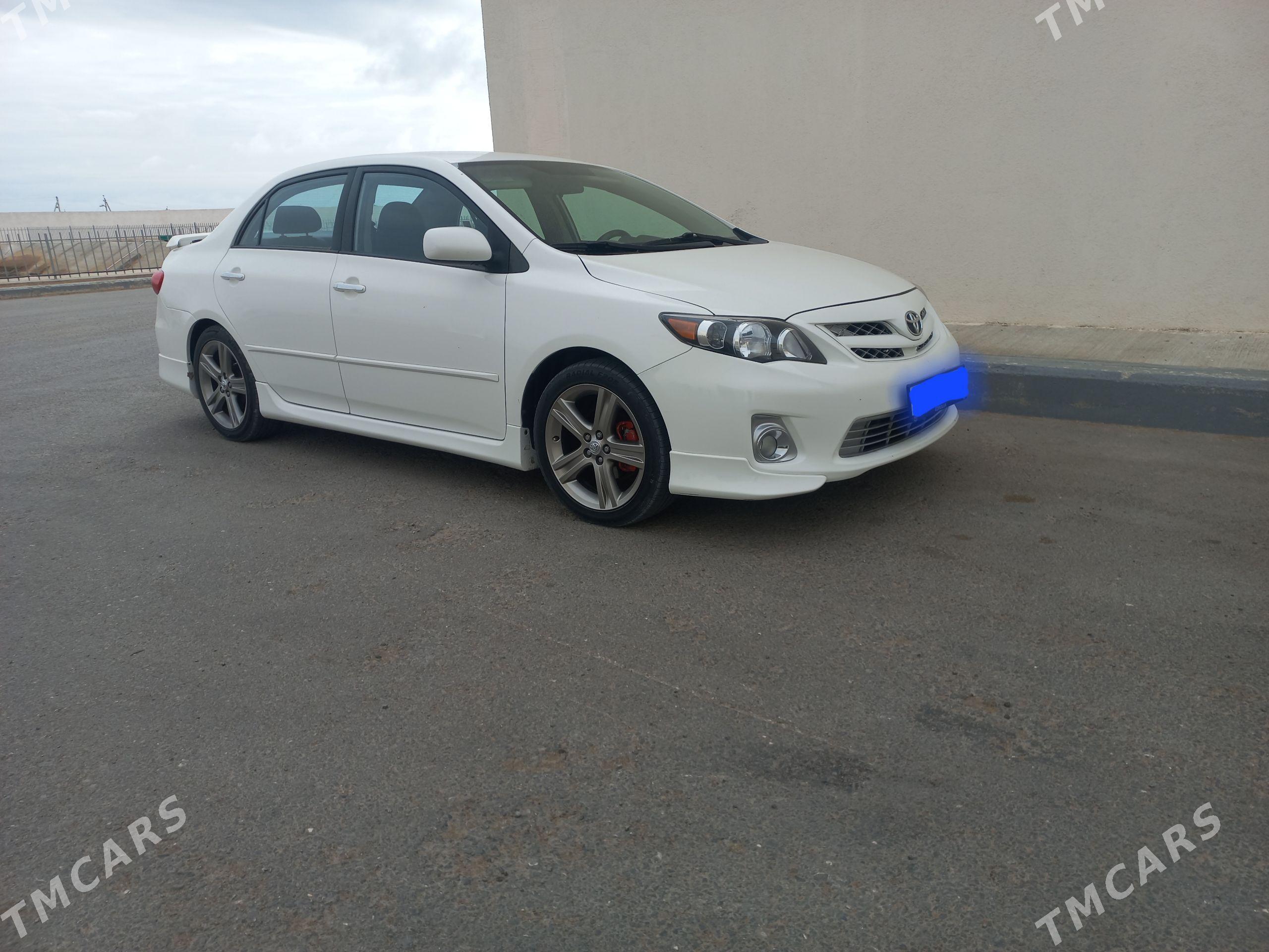 Toyota Corolla 2012 - 200 000 TMT - Гёкдепе - img 1