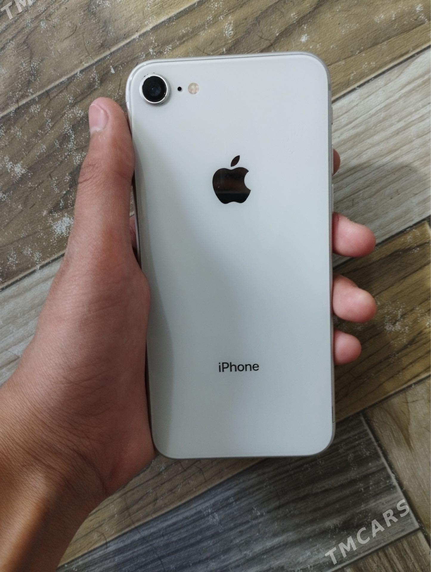 iPhone 8 - Mary - img 1