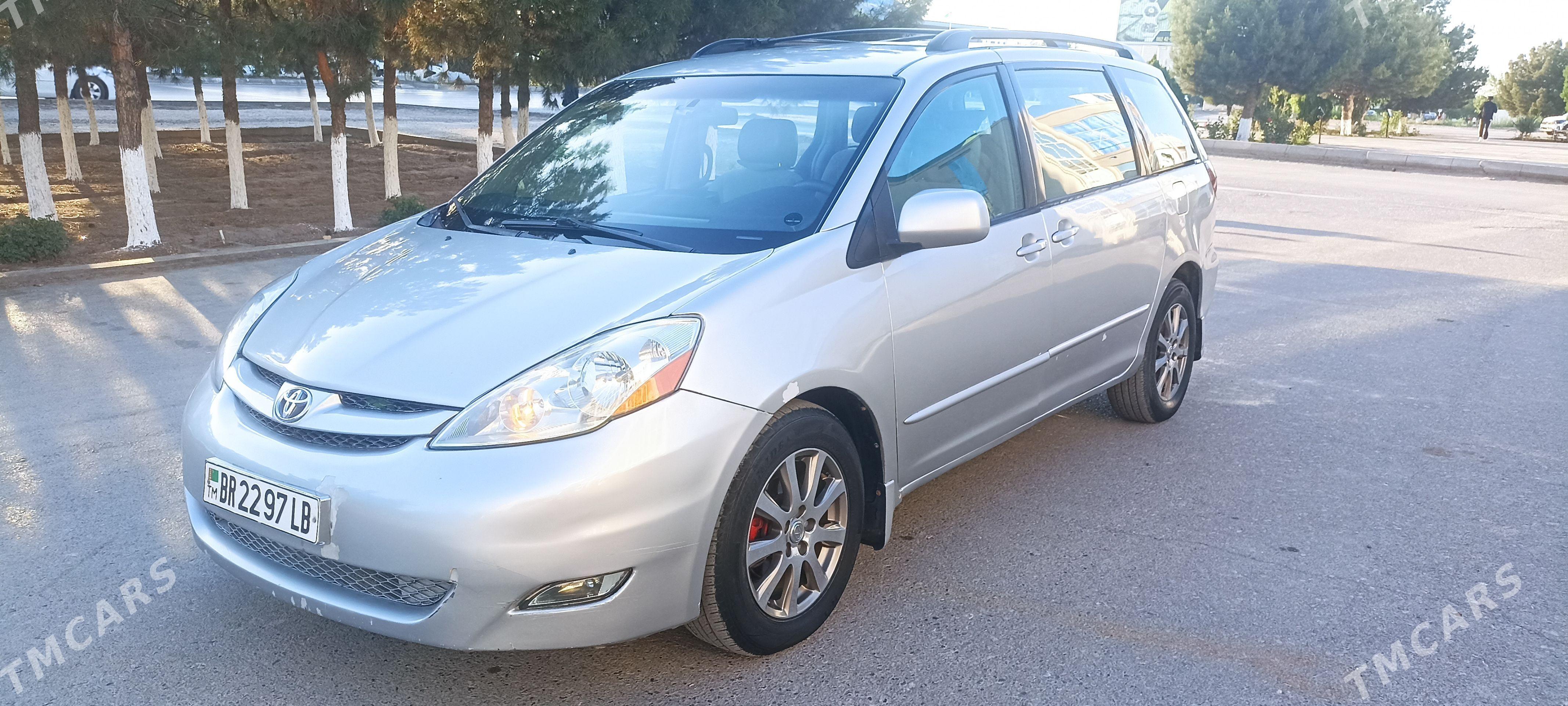 Toyota Sienna 2004 - 230 000 TMT - Türkmenabat - img 1