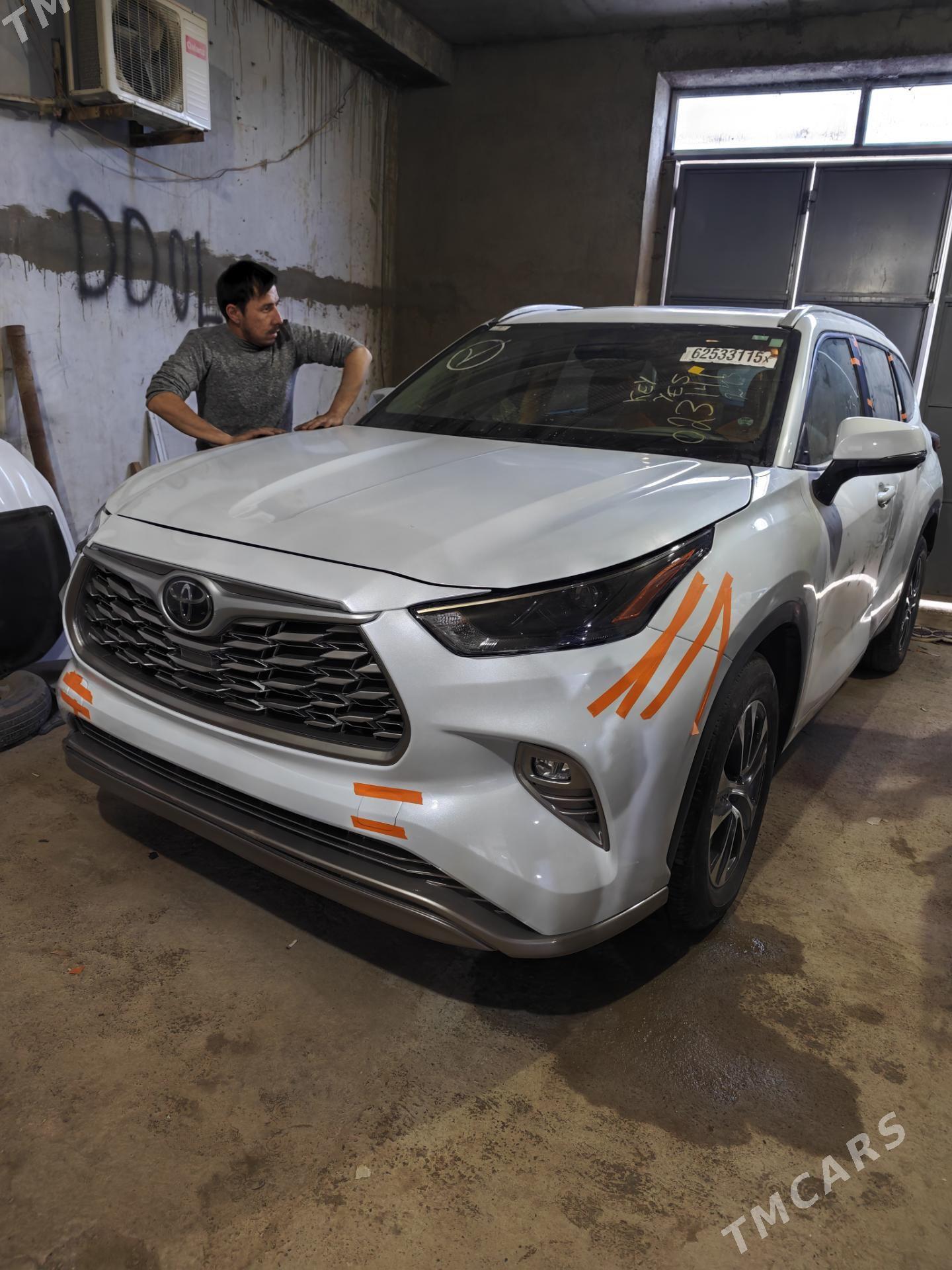 Toyota Highlander Hybrid 2022 - 610 000 TMT - Мары - img 1