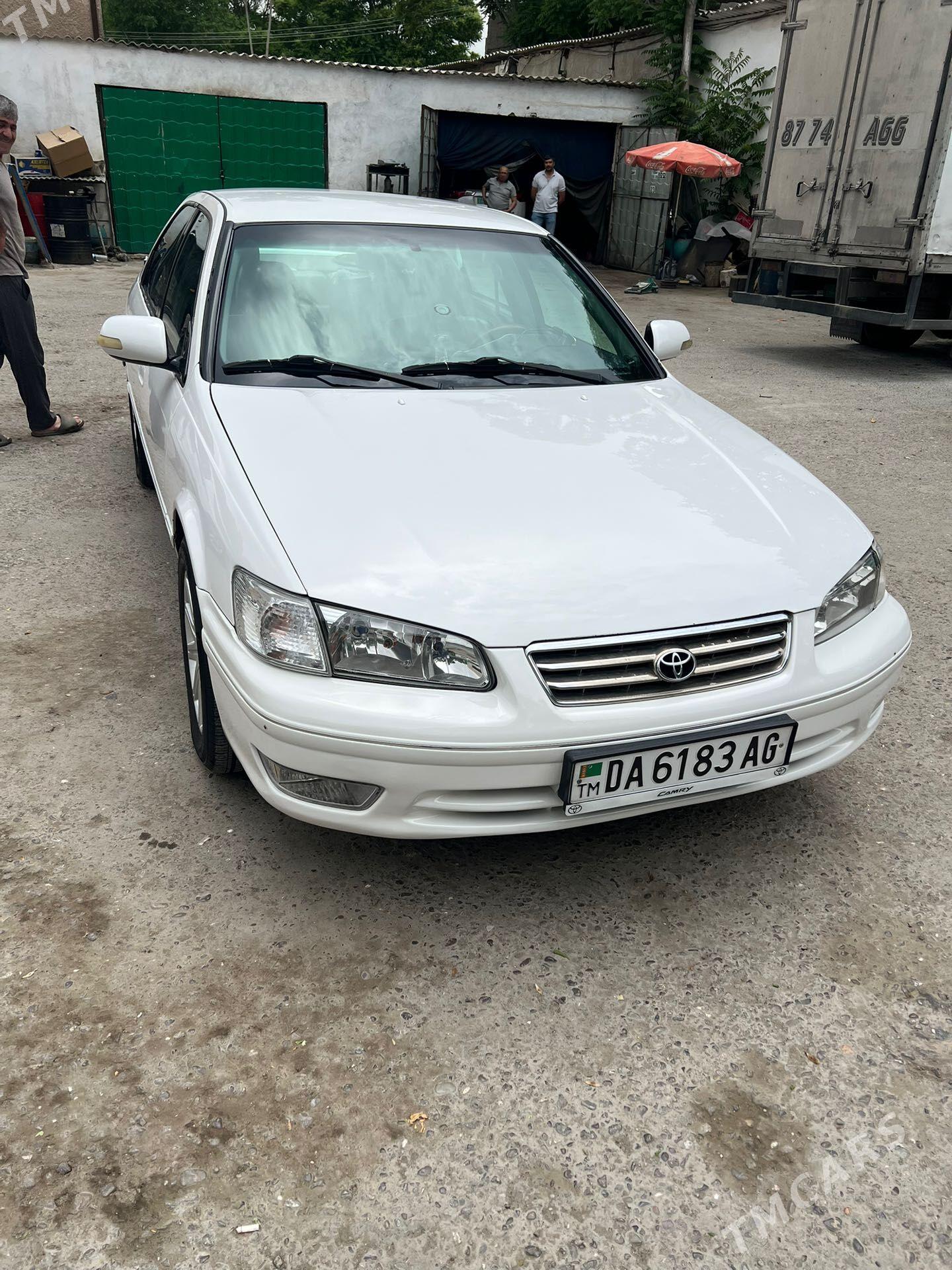 Toyota Camry 2001 - 180 000 TMT - 30 mkr - img 1