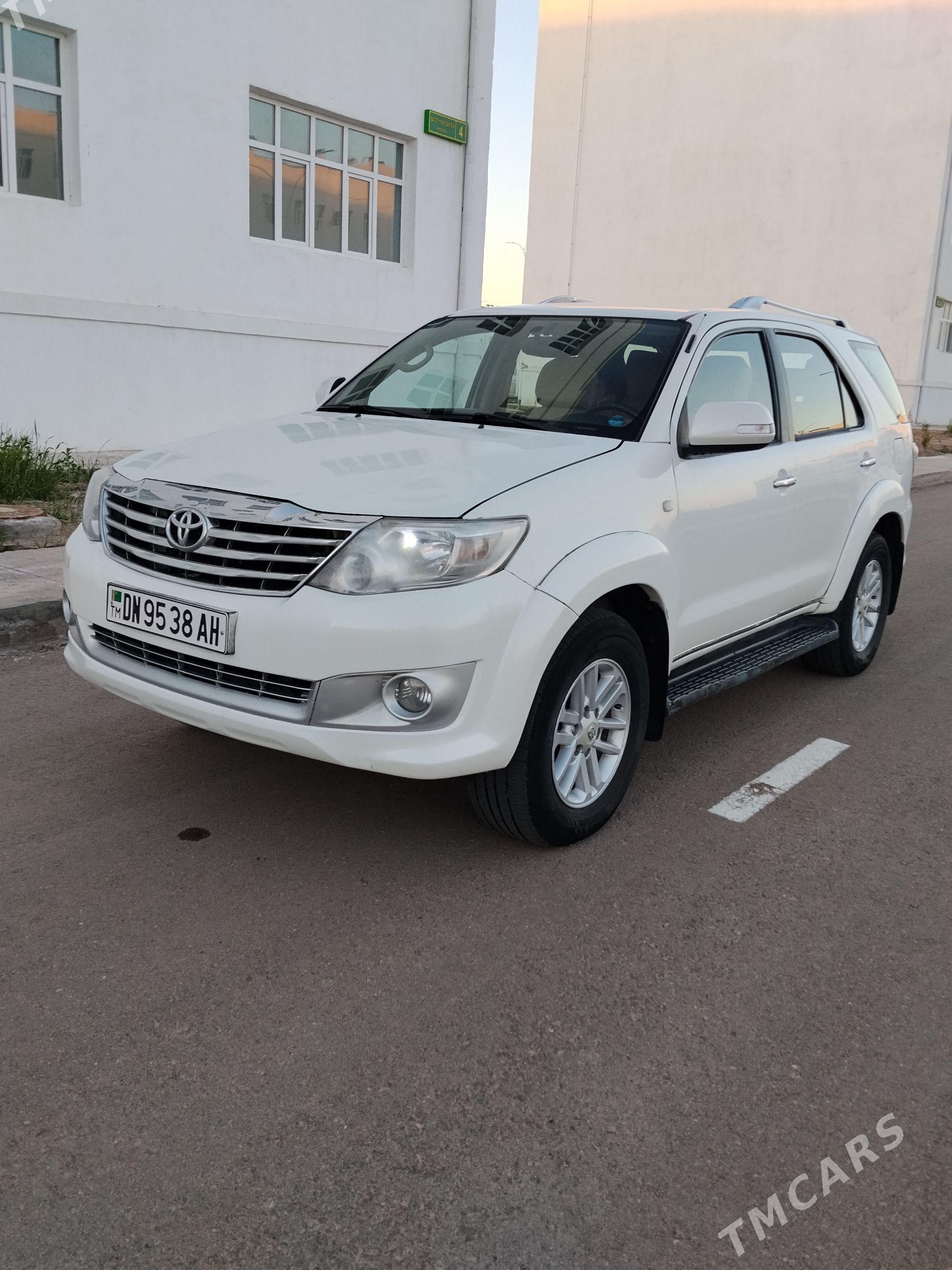 Toyota Fortuner 2014 - 370 000 TMT - Дашогуз - img 1