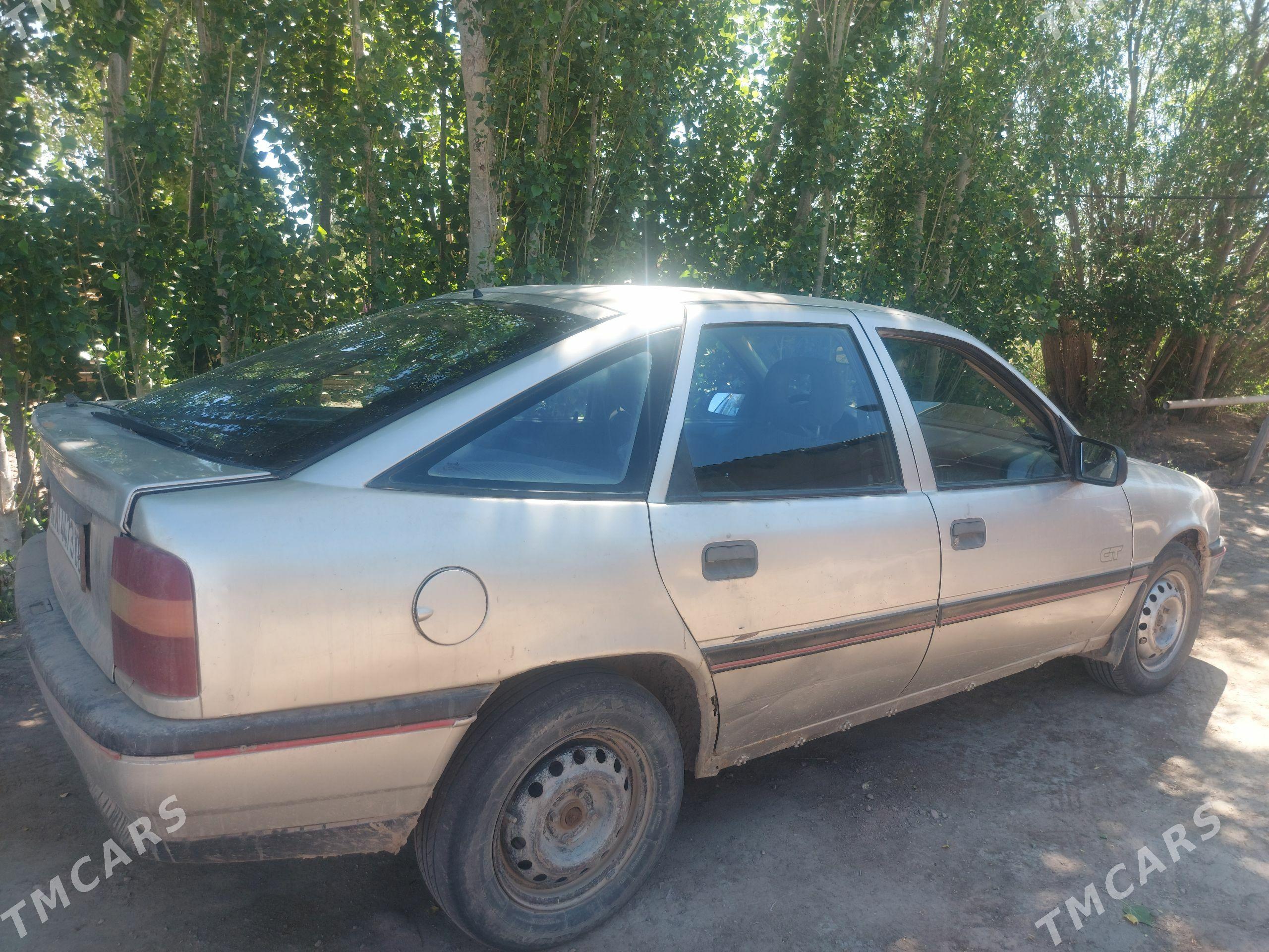 Opel Vectra 1992 - 26 000 TMT - Губадаг - img 1