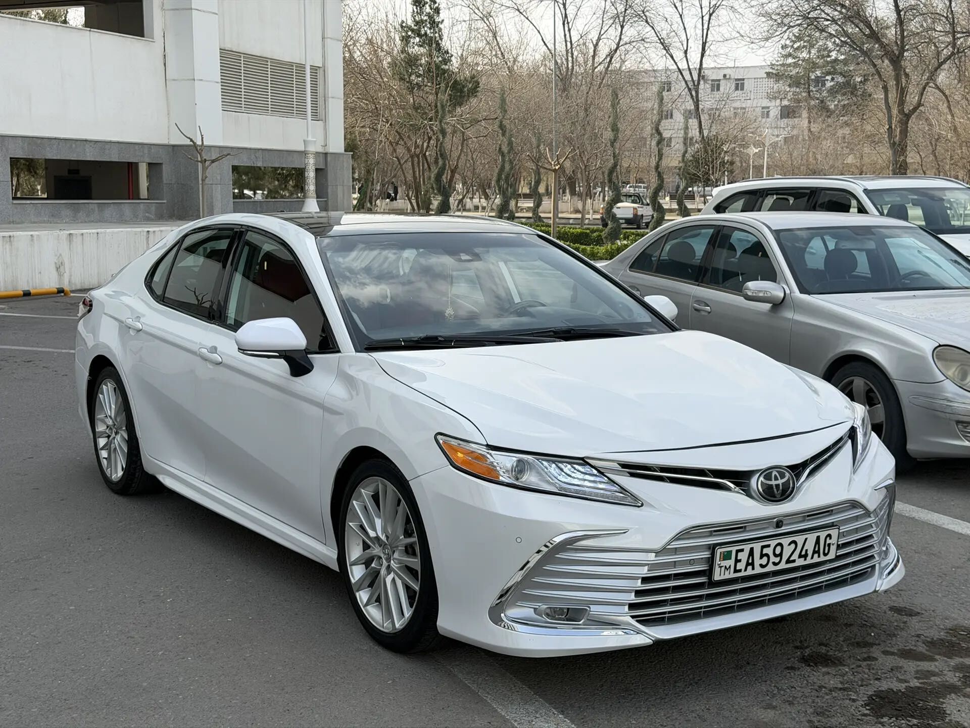 Toyota Camry 2019 - 325 000 TMT - Ашхабад - img 1