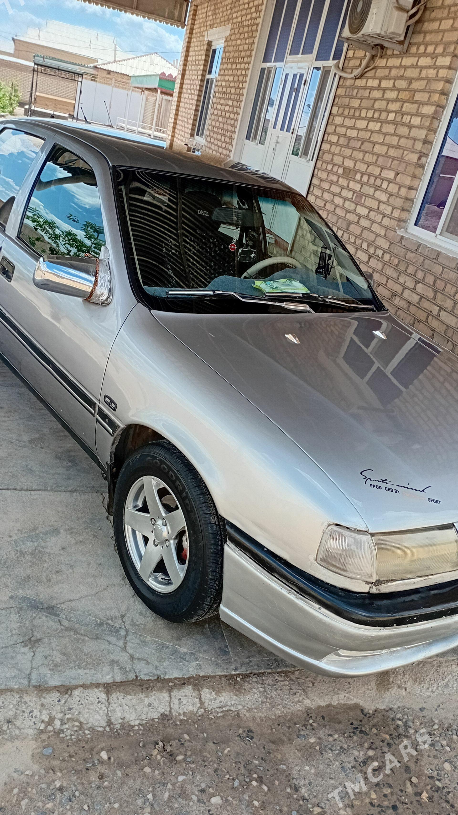 Opel Vectra 1990 - 30 000 TMT - Sakarçäge - img 1