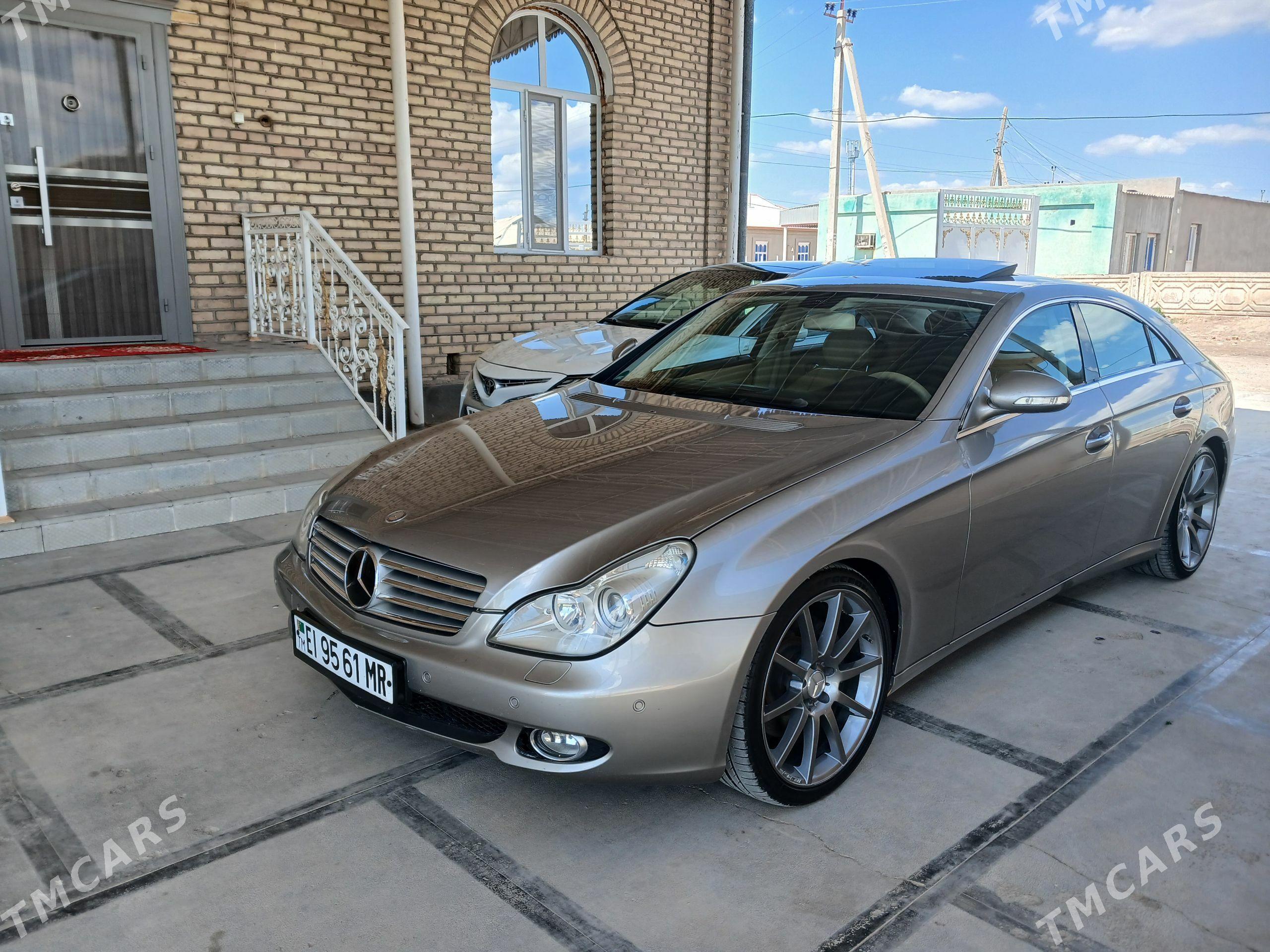 Mercedes-Benz CLS-Class 2005 - 300 000 TMT - Mary - img 1