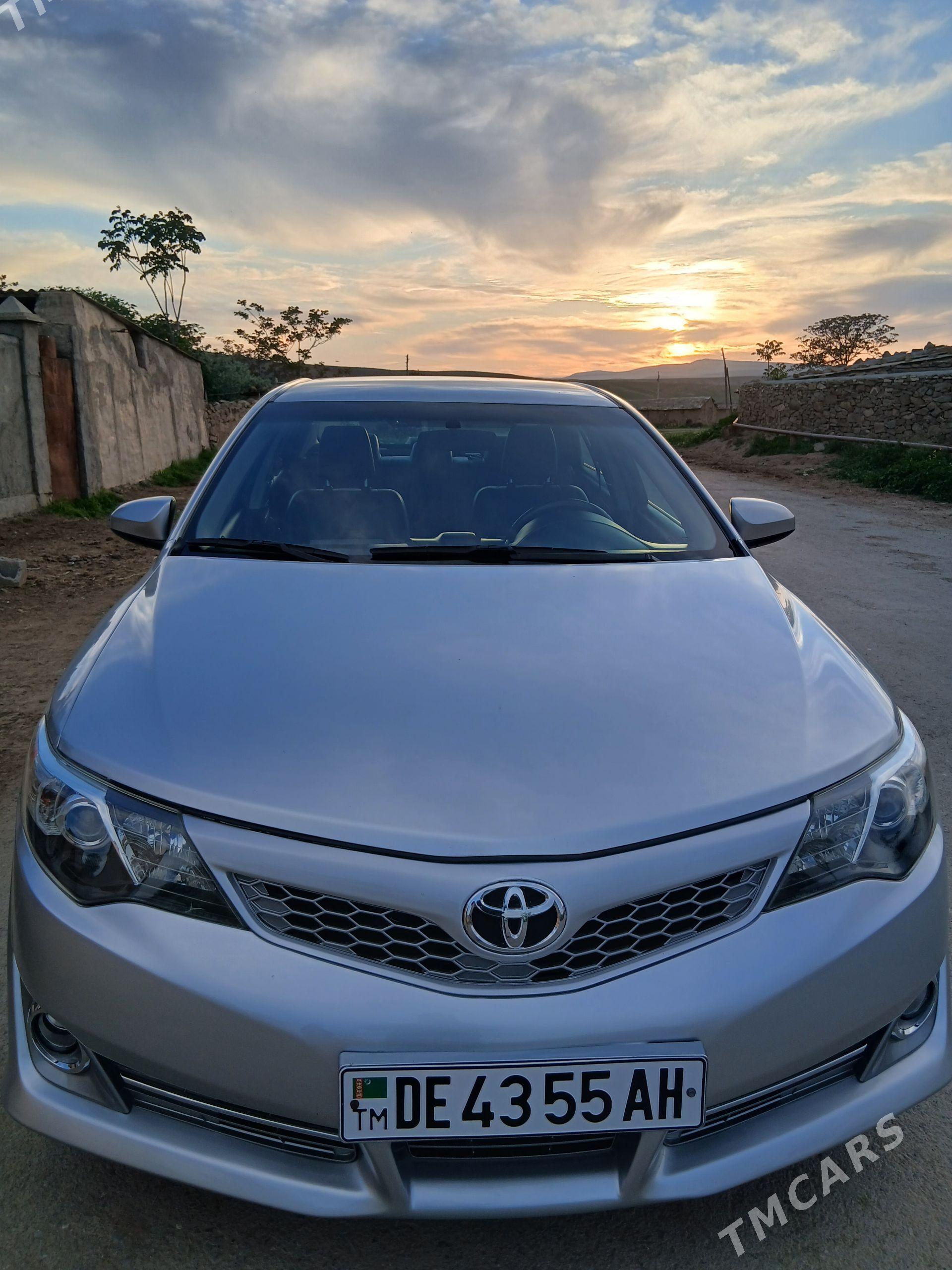 Toyota Camry 2013 - 235 000 TMT - Bäherden - img 1
