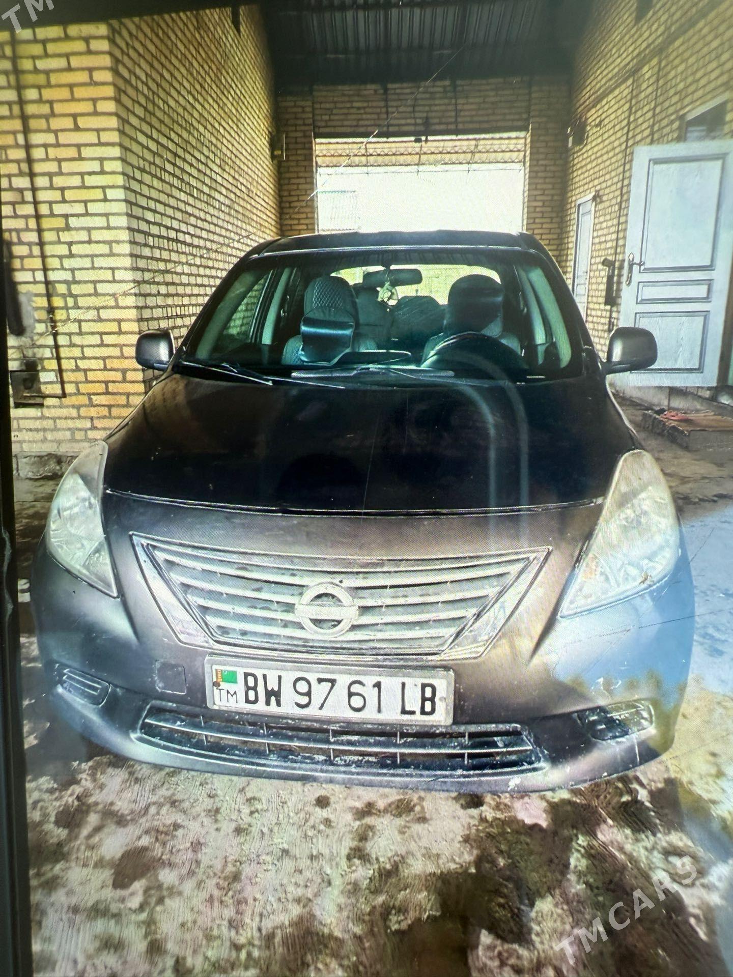 Nissan Versa 2012 - 105 000 TMT - Гарабекевюл - img 1