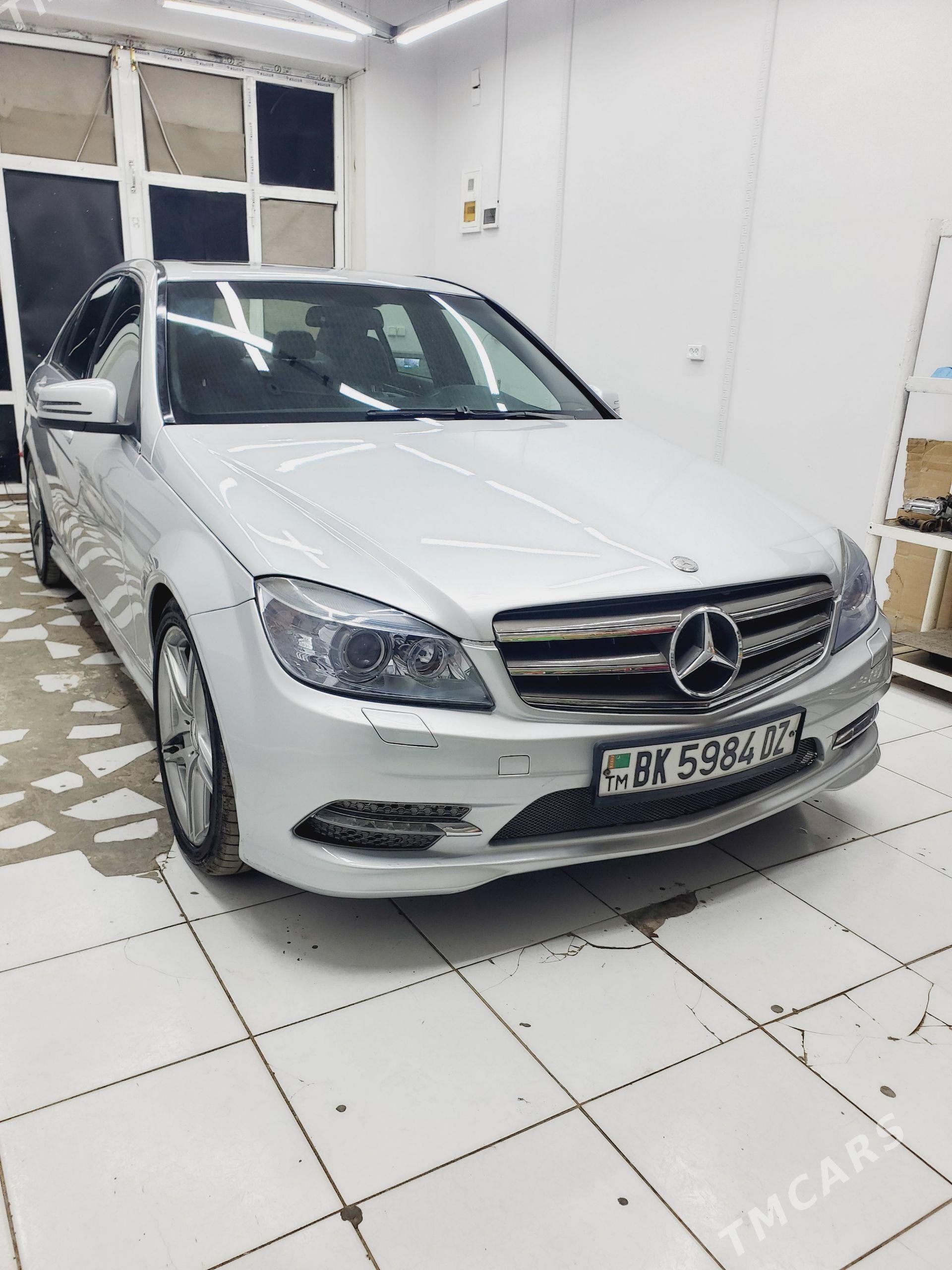 Mercedes-Benz C300 2010 - 200 000 TMT - Губадаг - img 1