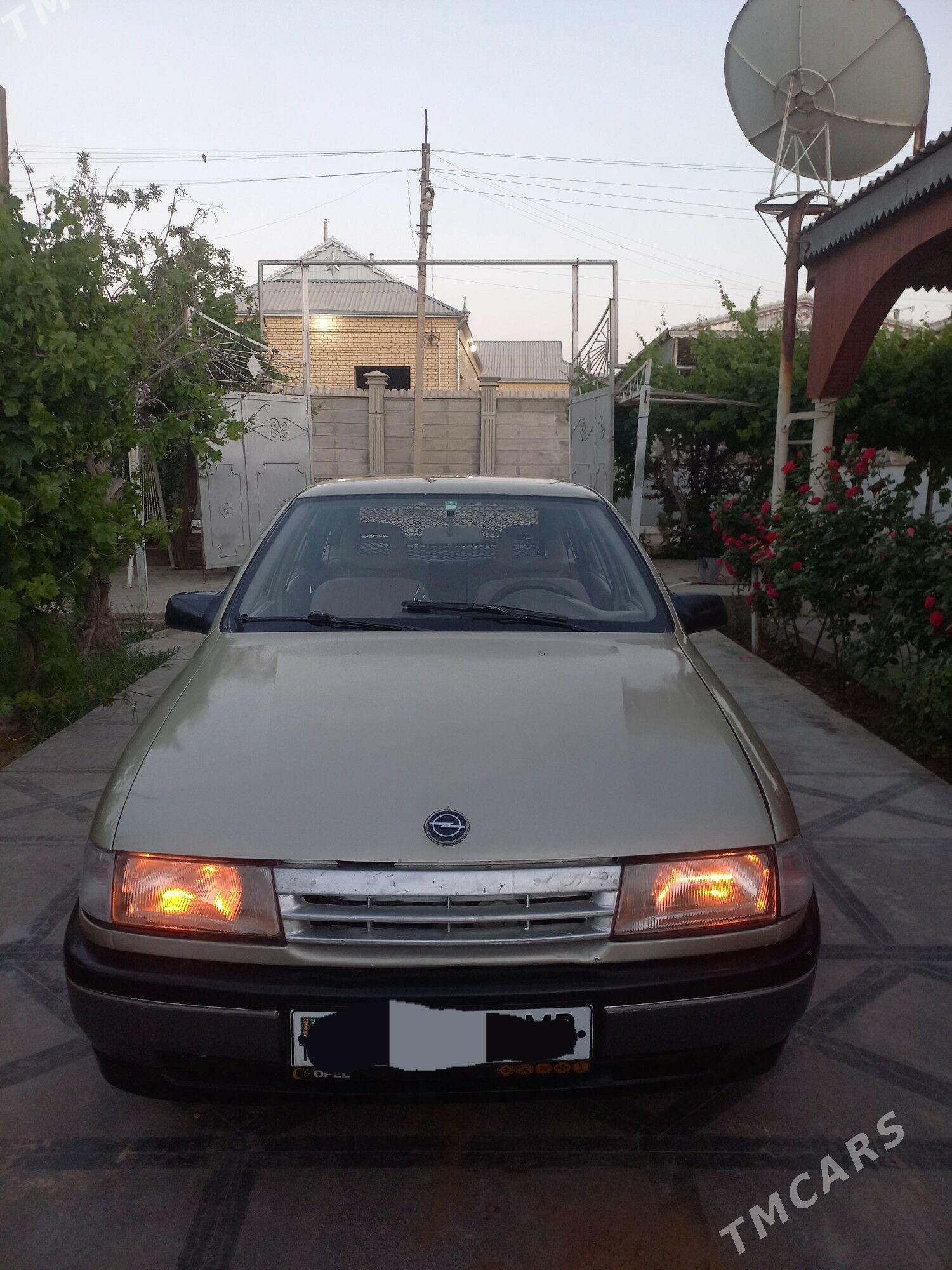 Opel Vectra 1990 - 39 000 TMT - Мары - img 1