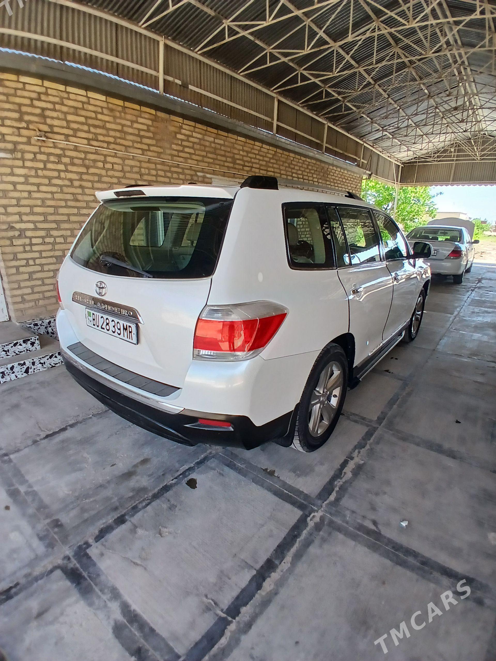 Toyota Highlander 2011 - 360 000 TMT - Mary - img 1