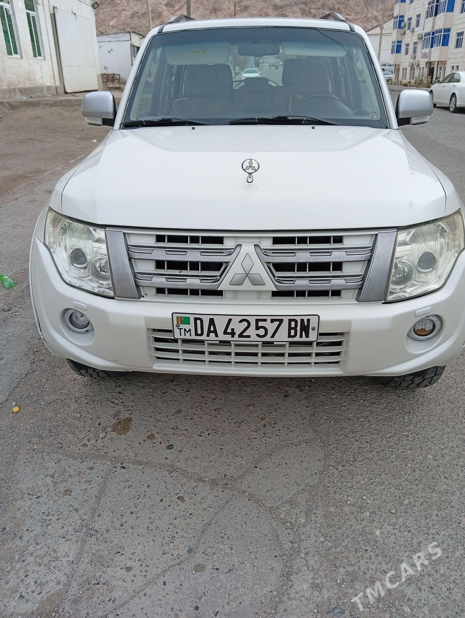 Mitsubishi Pajero 2013 - 250 000 TMT - Türkmenbaşy - img 1