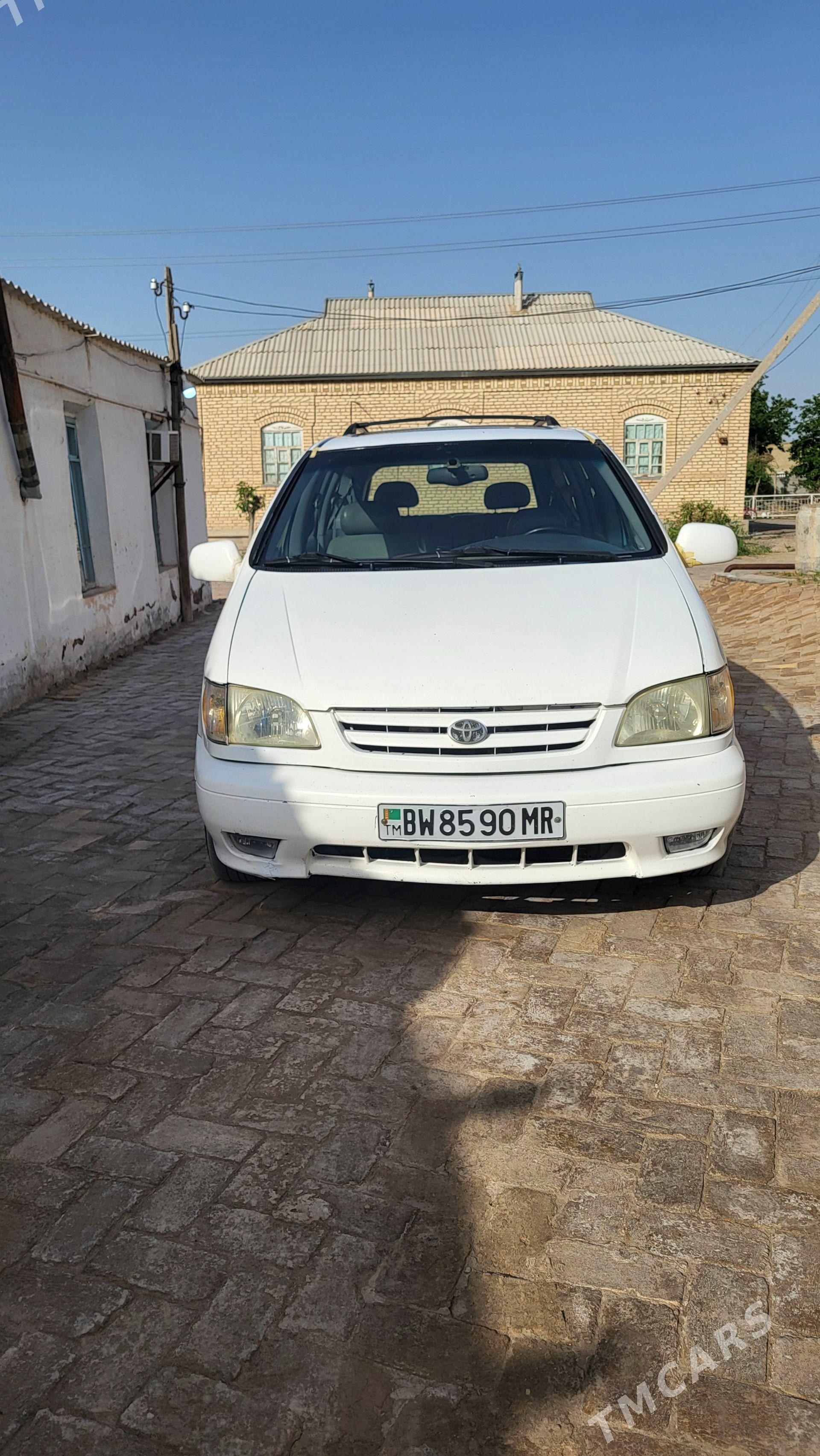 Toyota Sienna 2001 - 185 000 TMT - Мургап - img 1