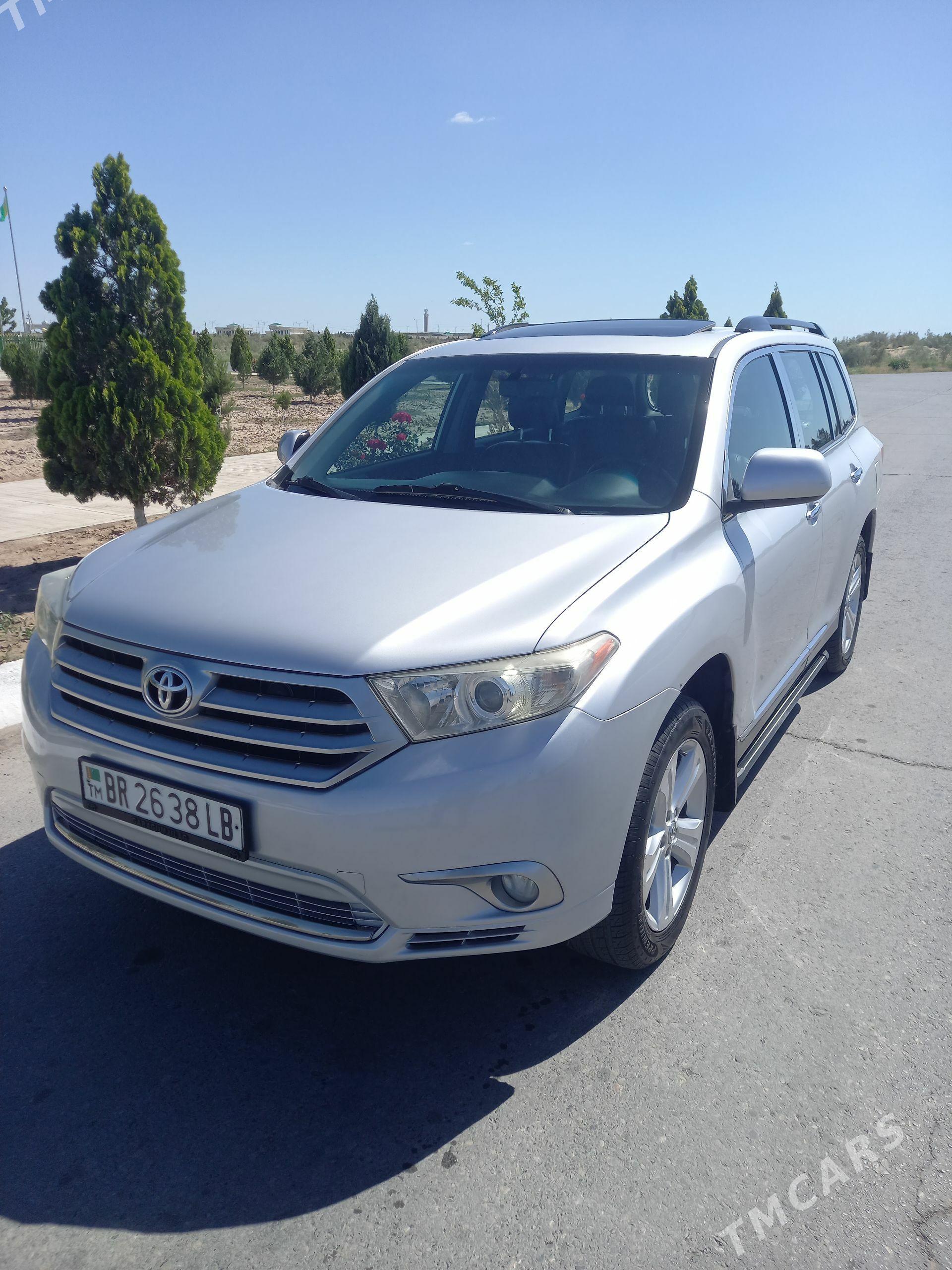 Toyota Highlander 2013 - 360 000 TMT - Çärjew - img 1
