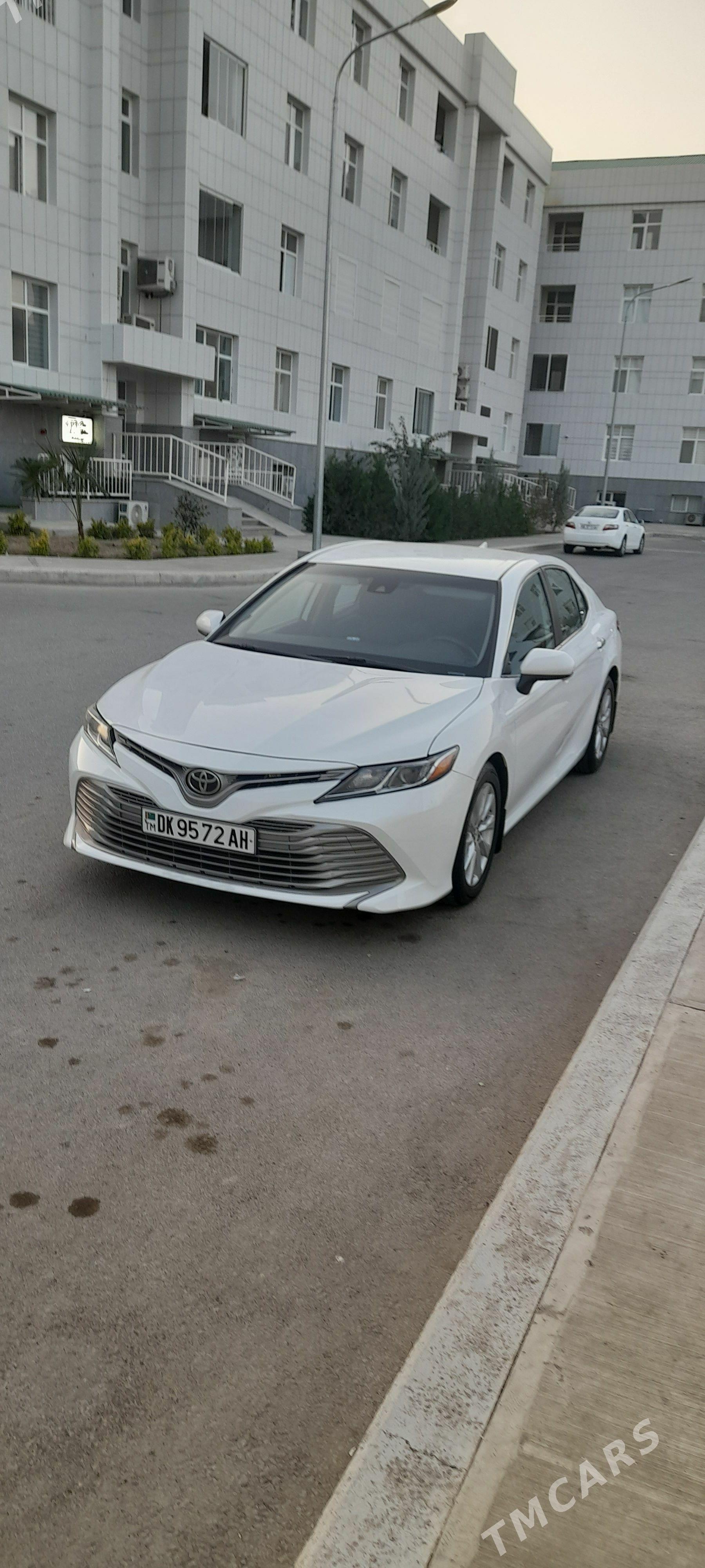 Toyota Camry 2019 - 280 000 TMT - Гуртли - img 1