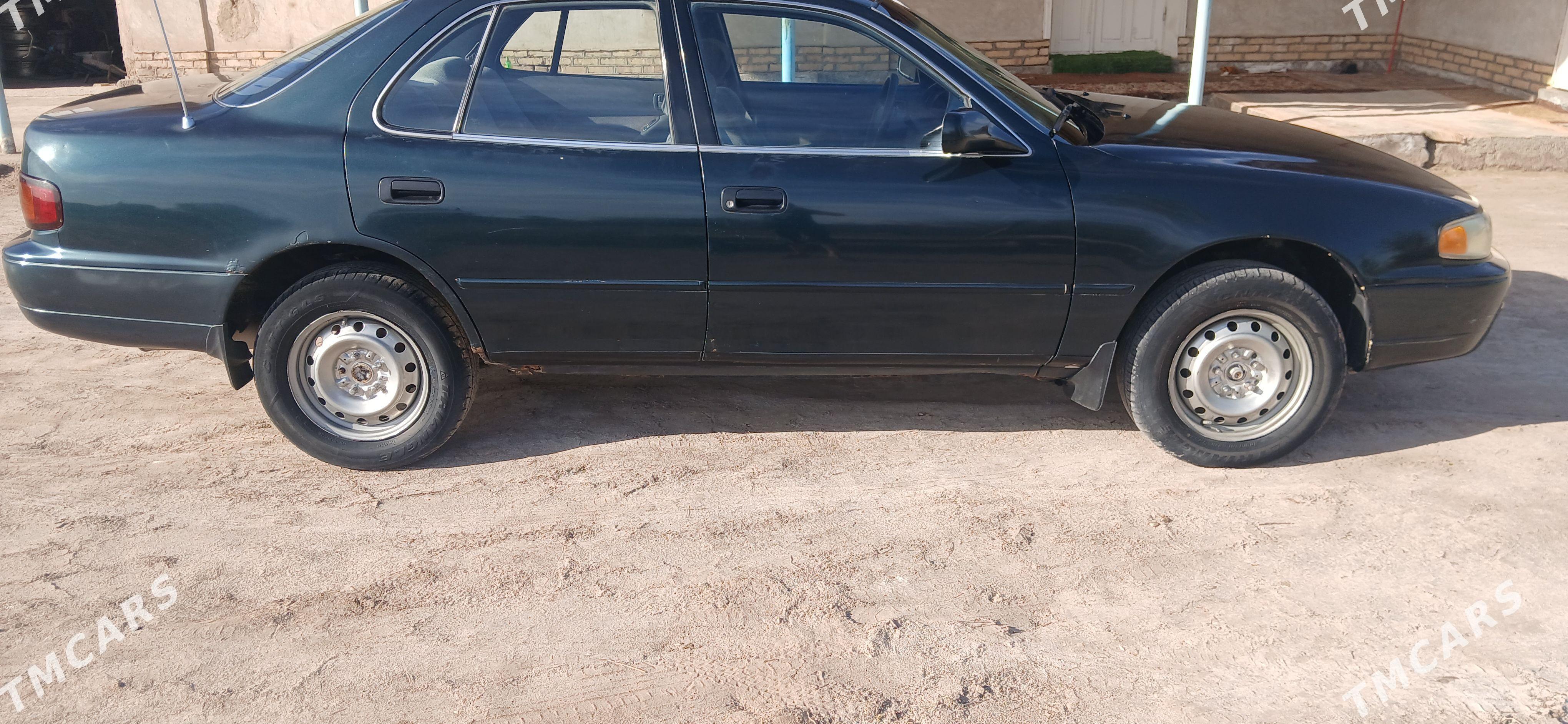 Toyota Camry 1995 - 100 000 TMT - Köneürgenç - img 1