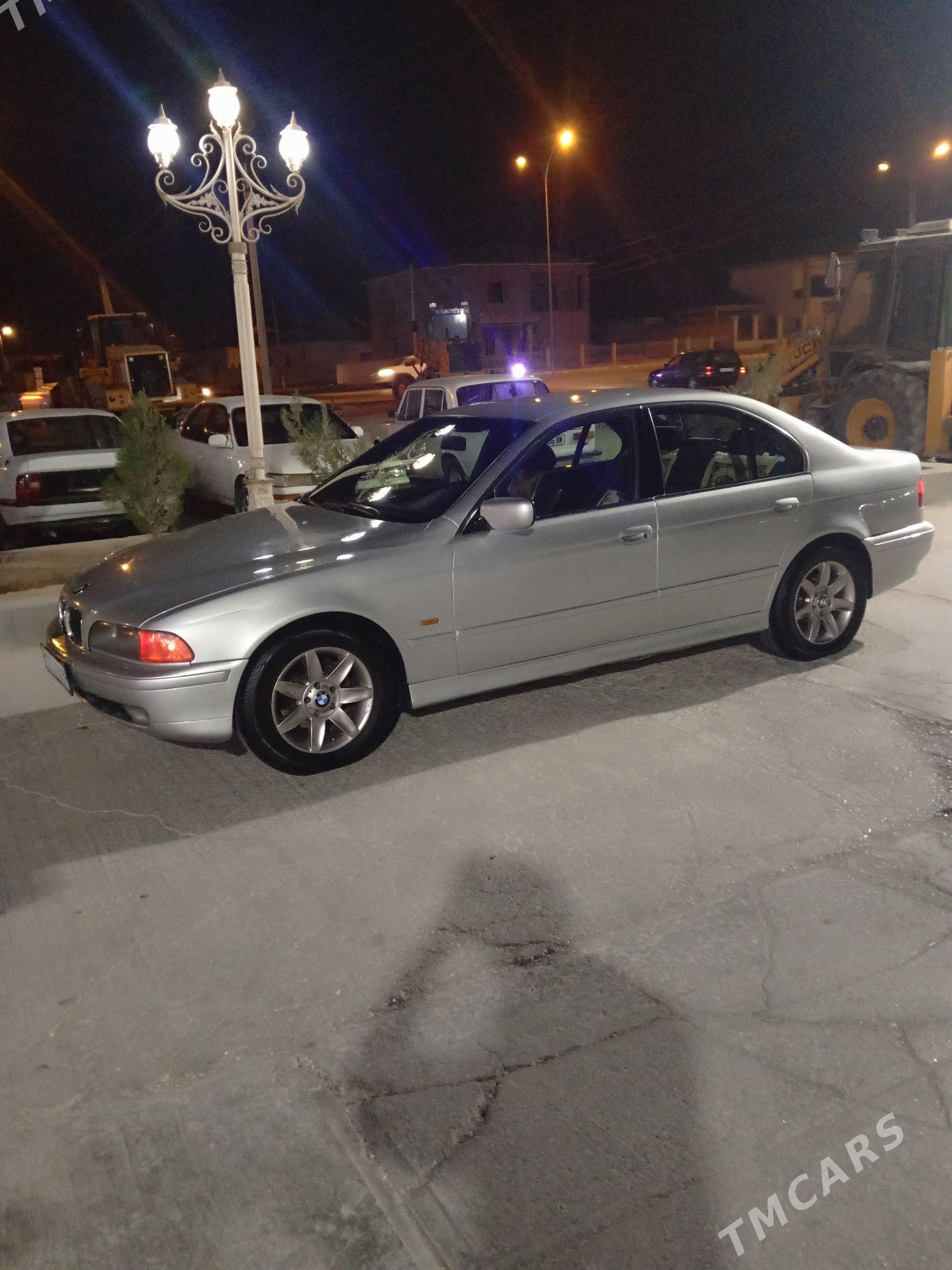 BMW 528 1999 - 100 000 TMT - Балканабат - img 1