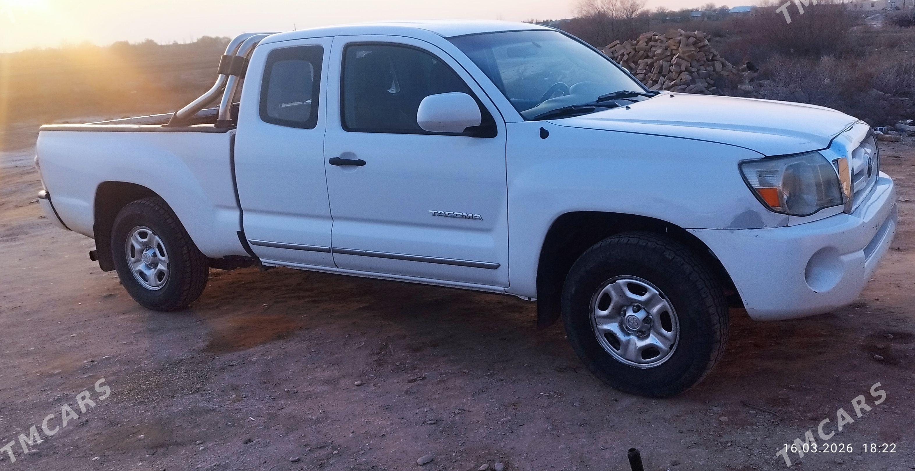 Toyota Tacoma 2013 - 250 000 TMT - Türkmenabat - img 1