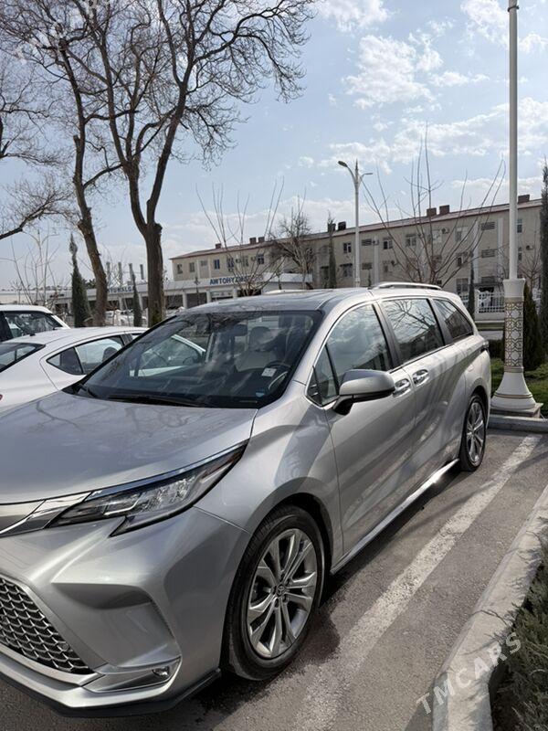 Toyota Sienna 2023 - 599 000 TMT - Aşgabat - img 1