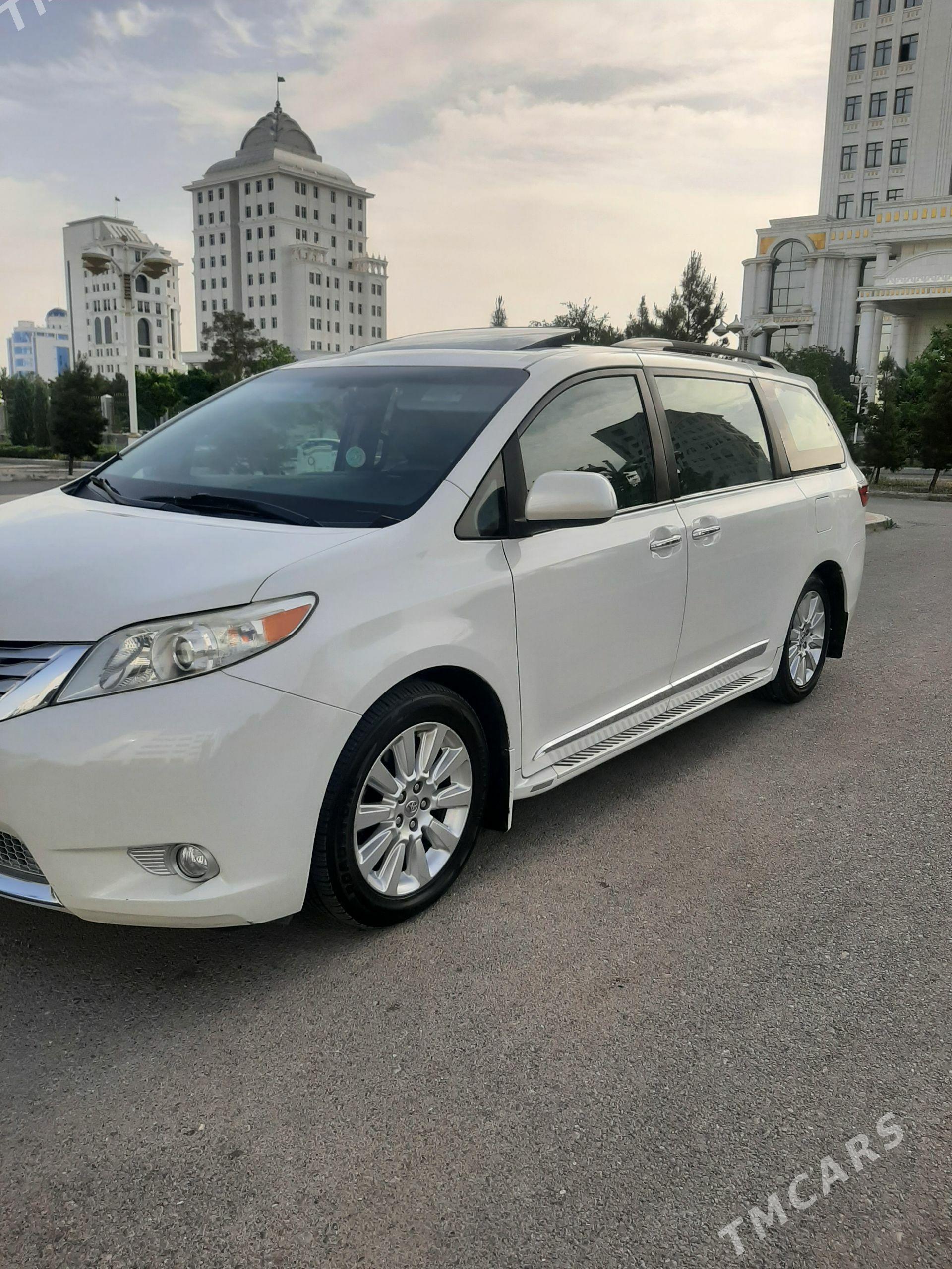 Toyota Sienna 2017 - 430 000 TMT - Aşgabat - img 1
