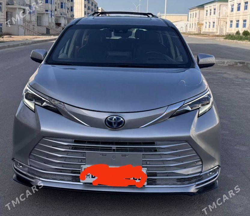 Toyota Sienna 2023 - 800 000 TMT - Туркменабат - img 1