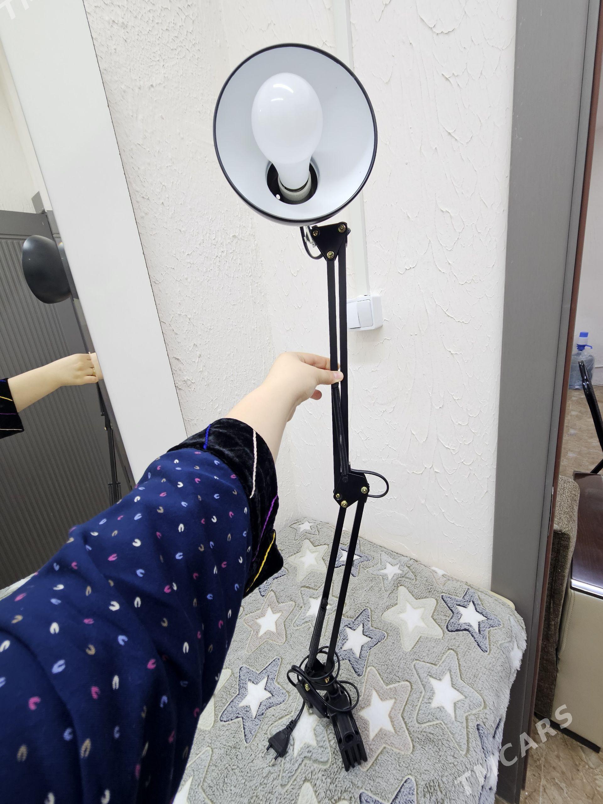 lampa nastolny - Мир 2 - img 1