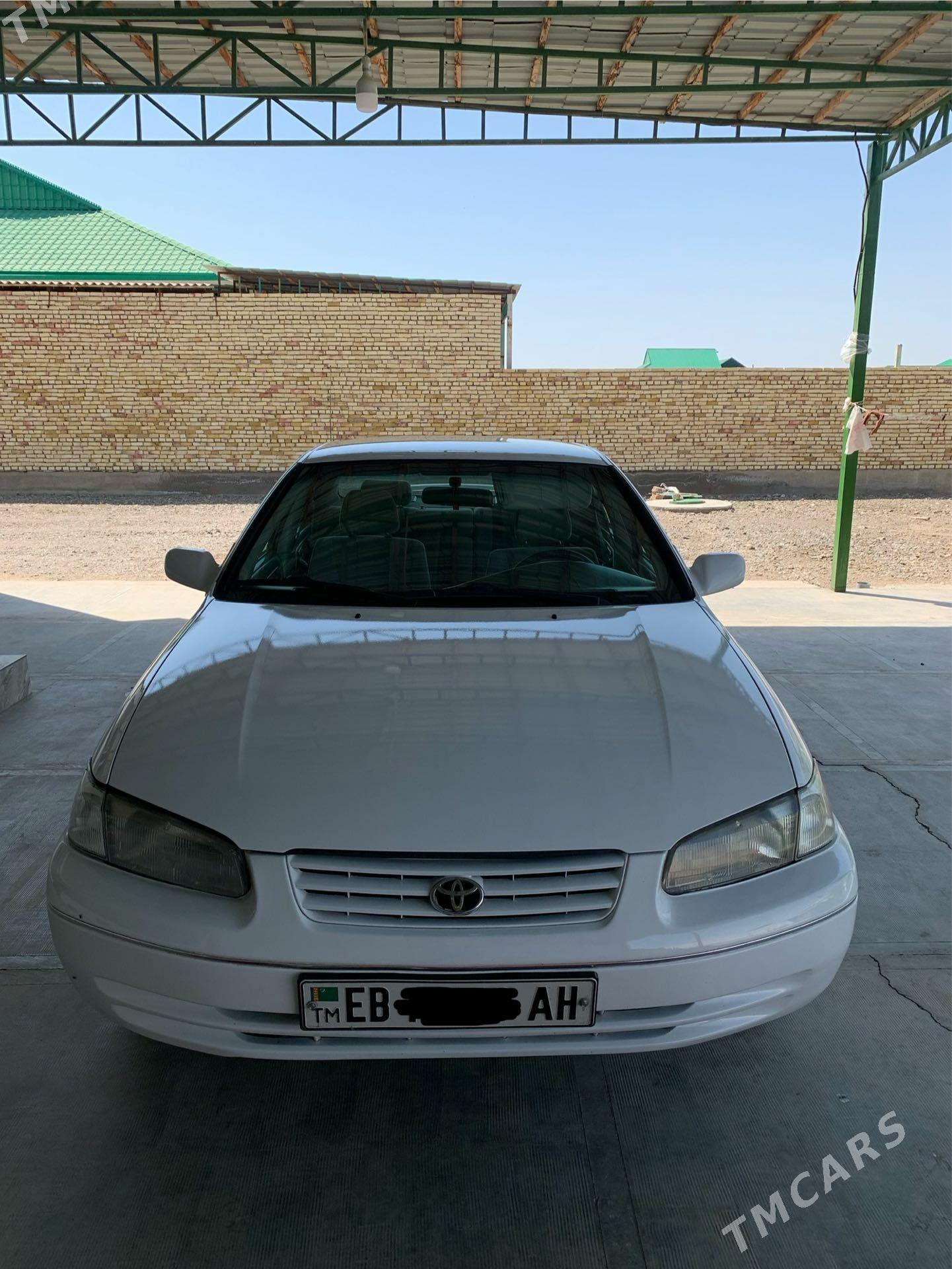 Toyota Camry 1998 - 125 000 TMT - Серахс - img 1