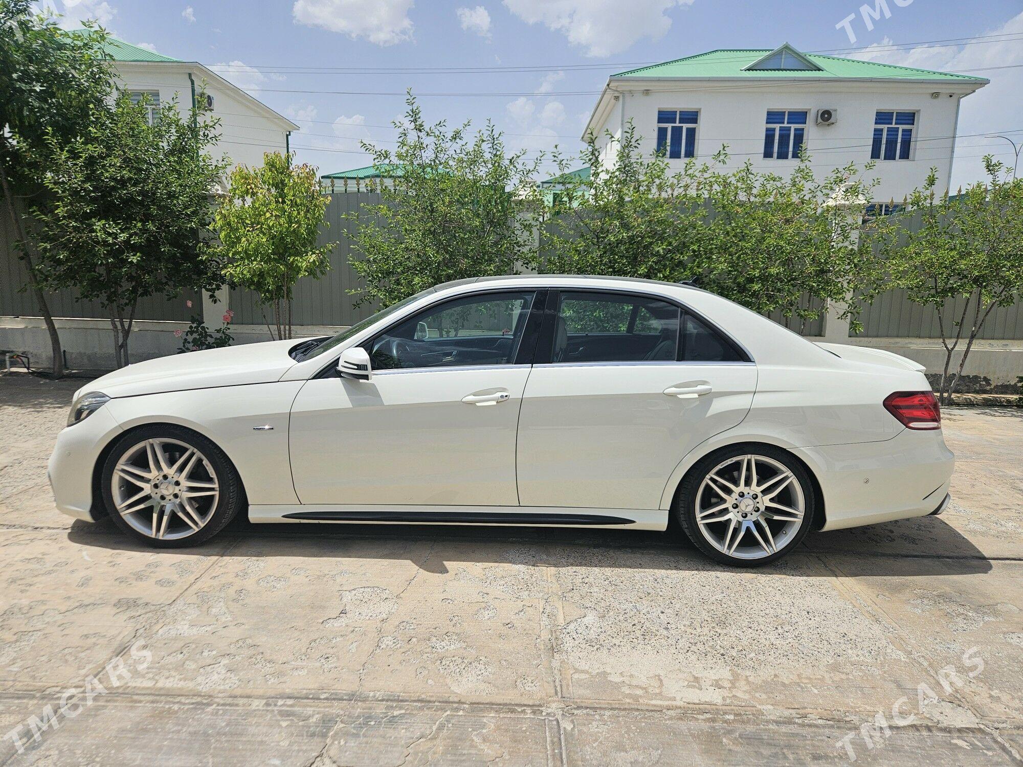Mercedes-Benz E350 2012 - 330 000 TMT - Podwoýski köç. (Bitarap Türkmenistan şaýoly) - img 1